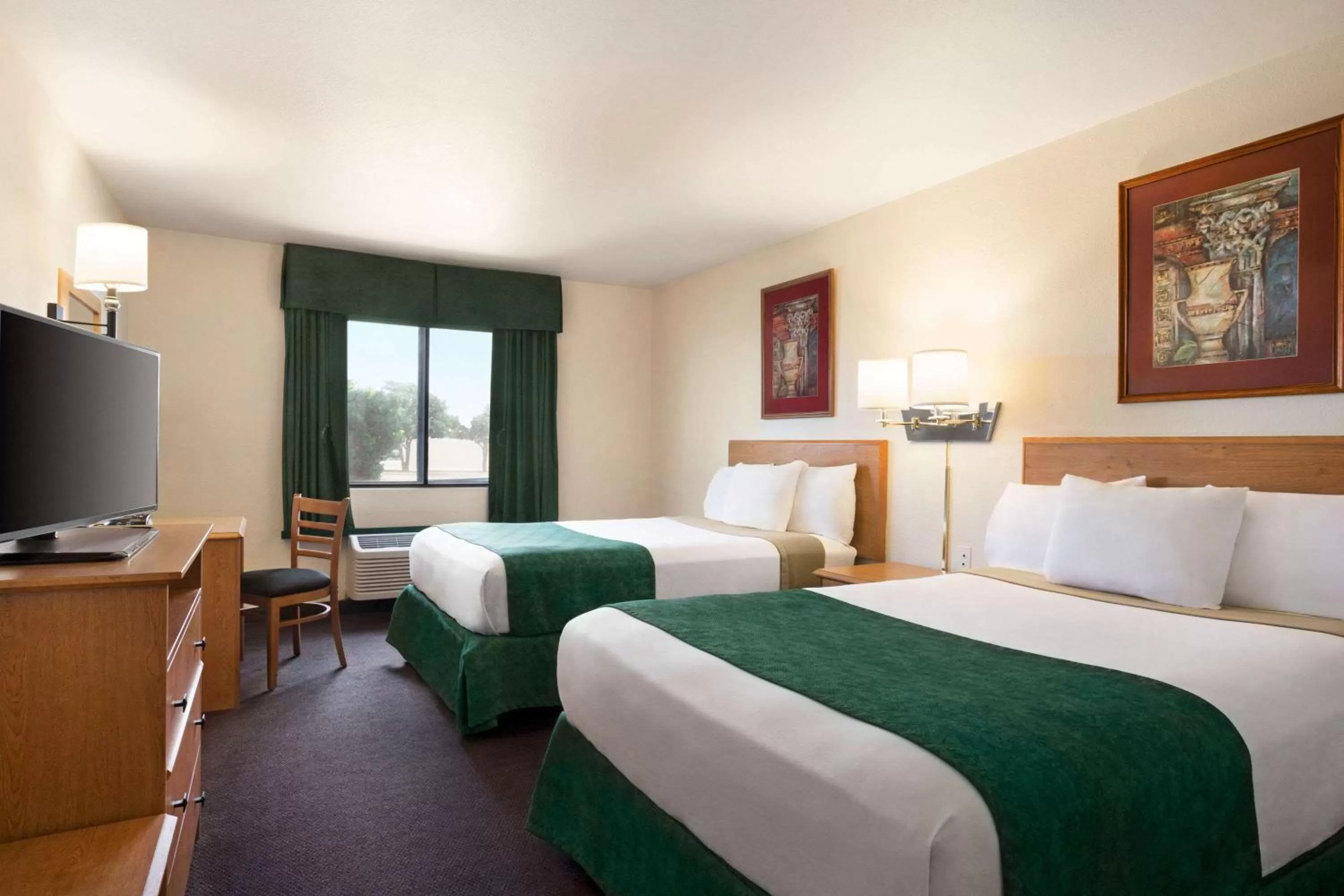 Photo of the whole room, Bed in Travelodge by Wyndham Pecos