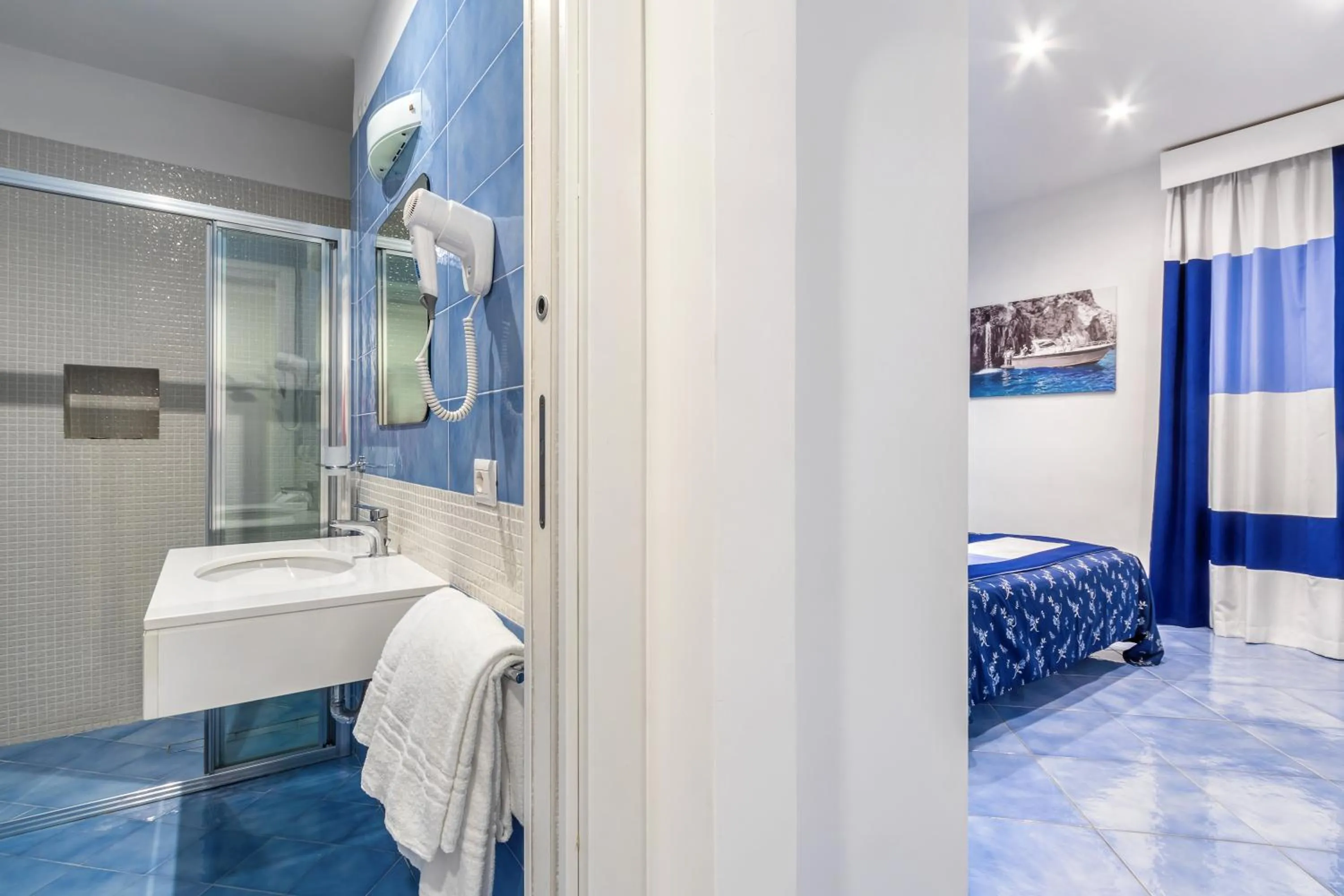 Bed in Hotel Metropole