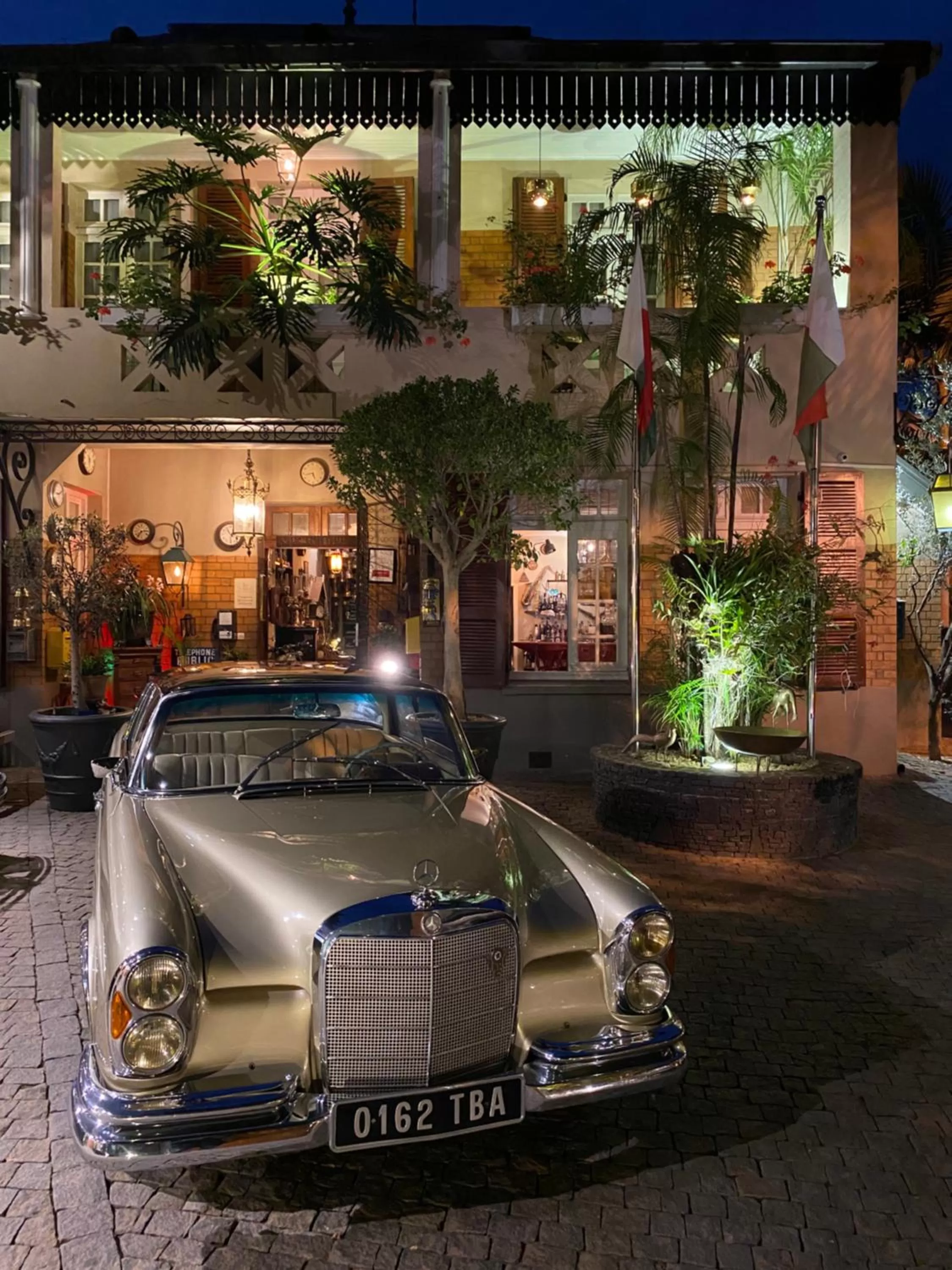 Decorative detail, Property Building in La Varangue