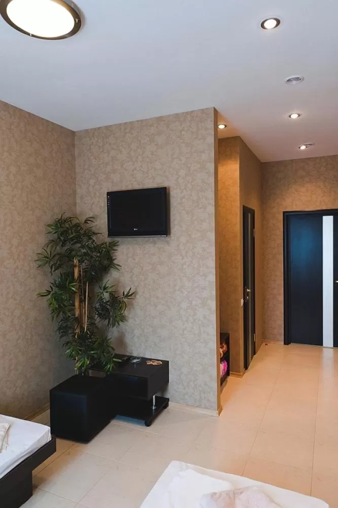 Other, TV/Entertainment Center in Hotel 8th Mile