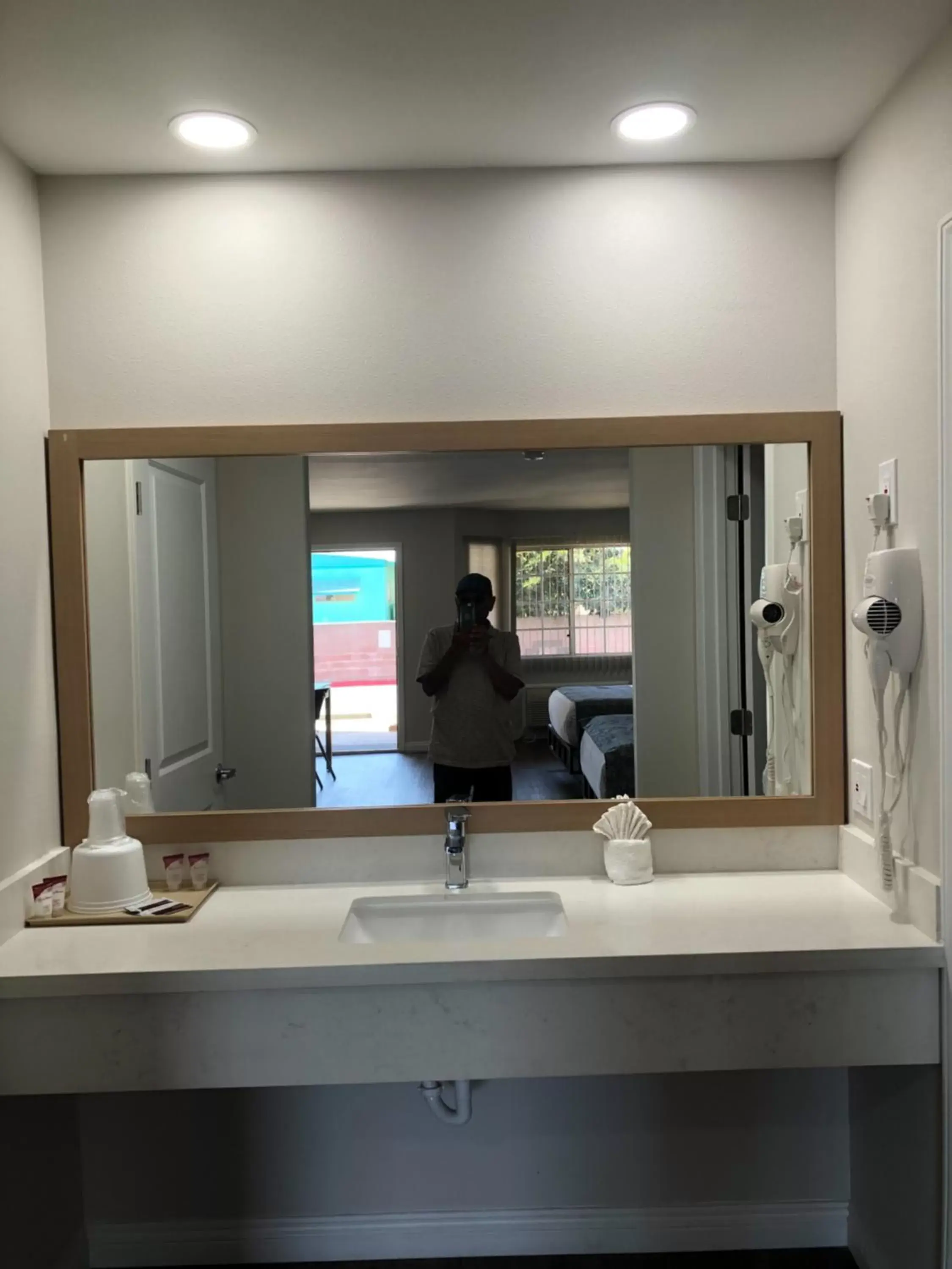 Deluxe Room in Cali Inn Deluxe Room in Cali Inn