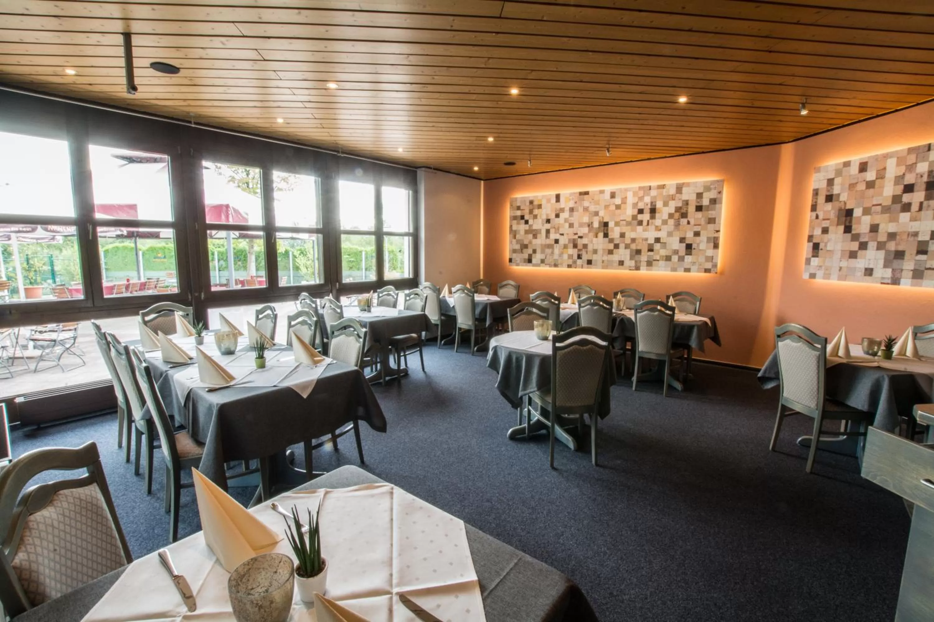 Restaurant/places to eat in BurgStadt-Hotel