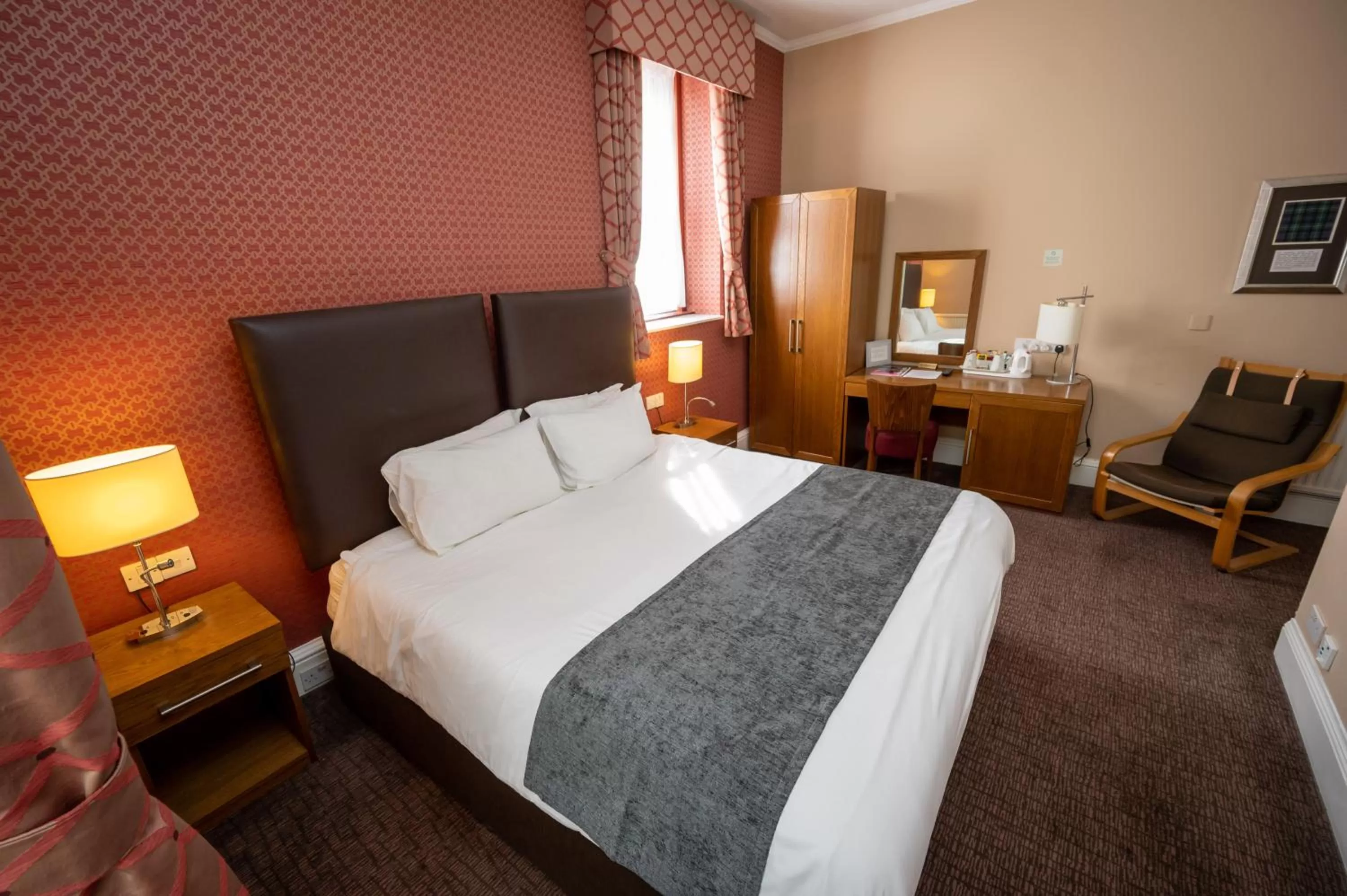 Bedroom, Bed in Edinburgh Whisky House Hotel