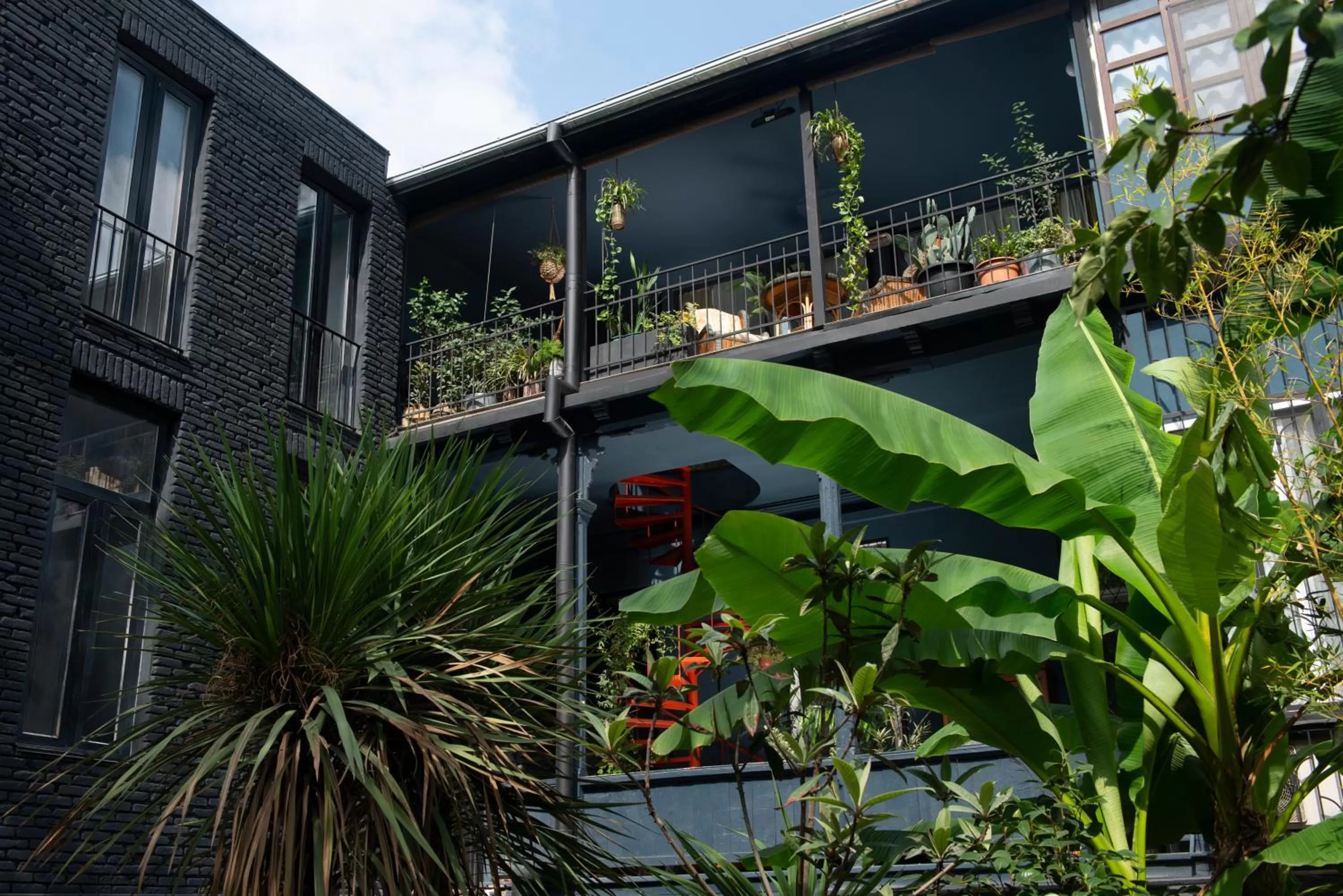 Facade/entrance in Communal Hotel Sololaki