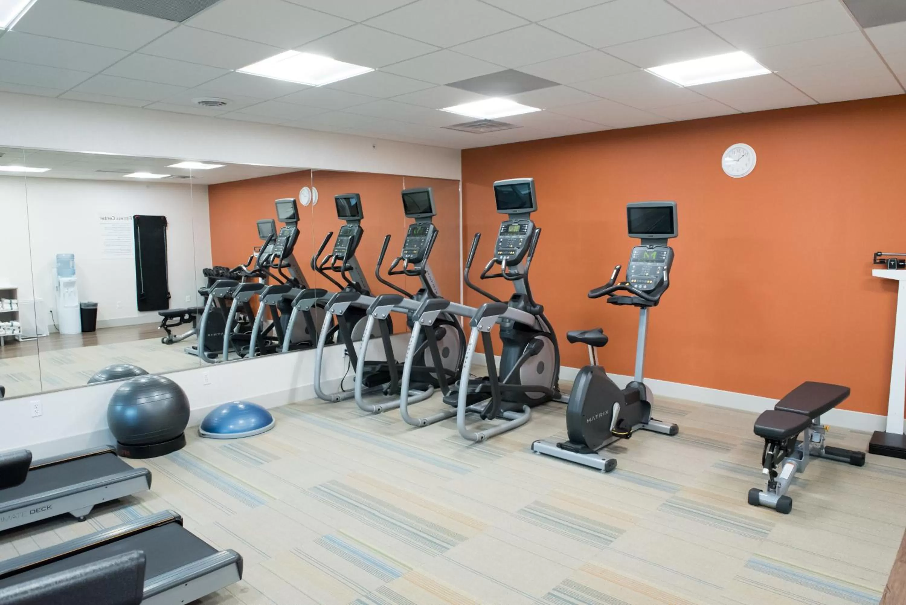Fitness centre/facilities in Holiday Inn Express & Suites - Orland Park Mokena by IHG