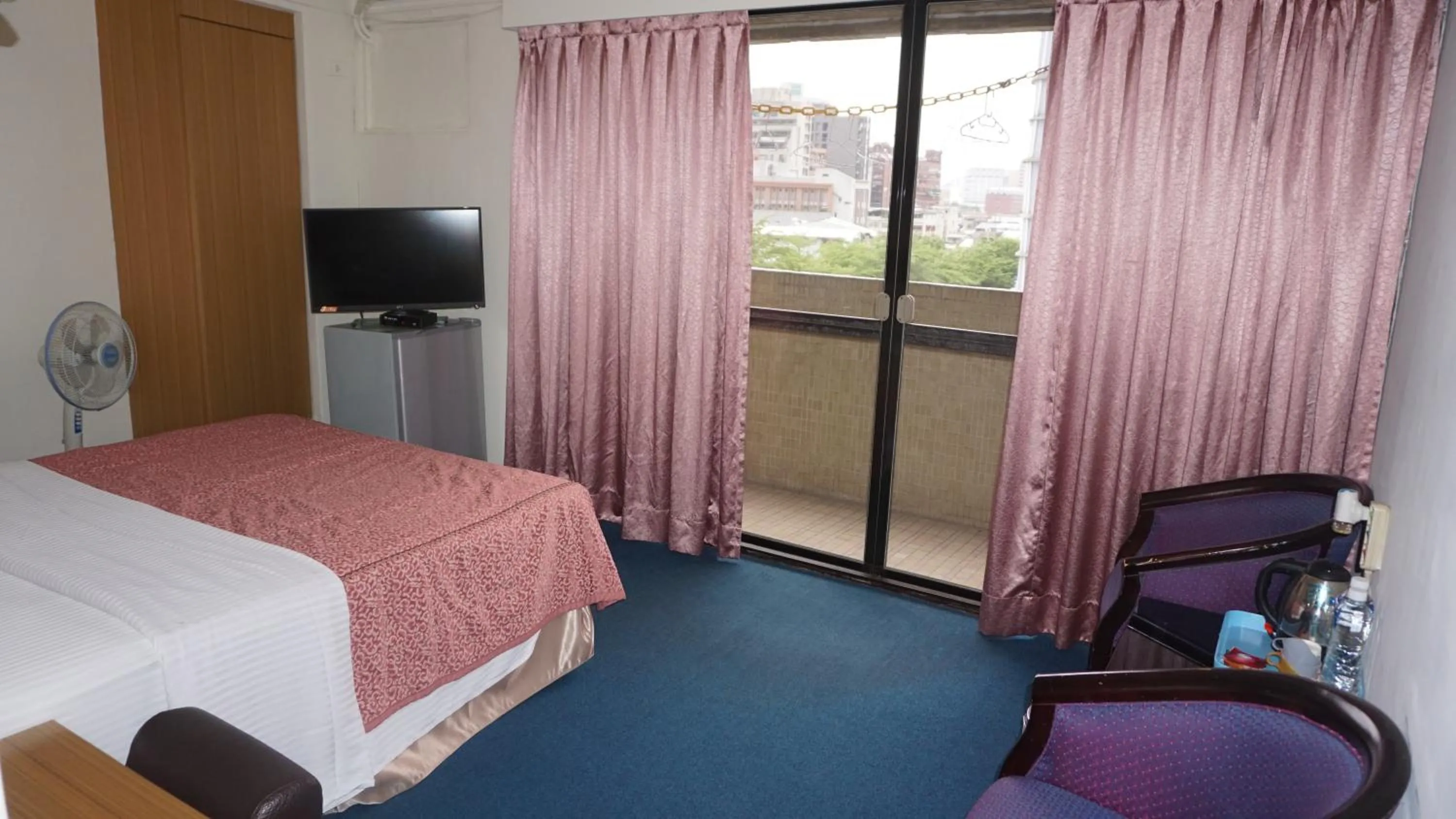 Bed in Chian Huei Business Hotel