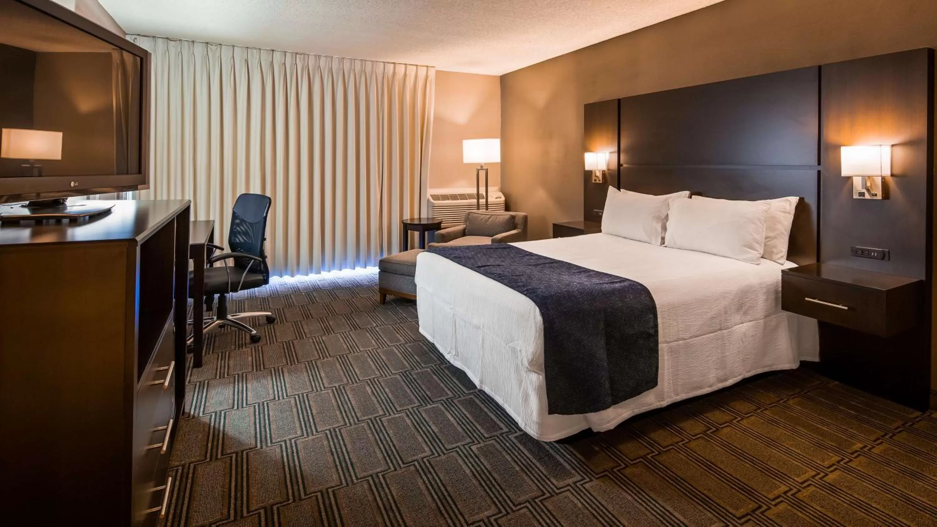 Photo of the whole room in Best Western Andersen's Inn