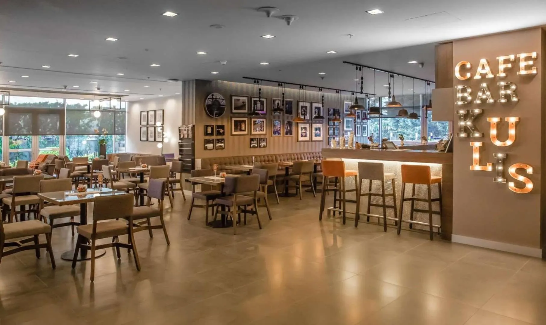 Restaurant/places to eat in Radisson Blu Ankara