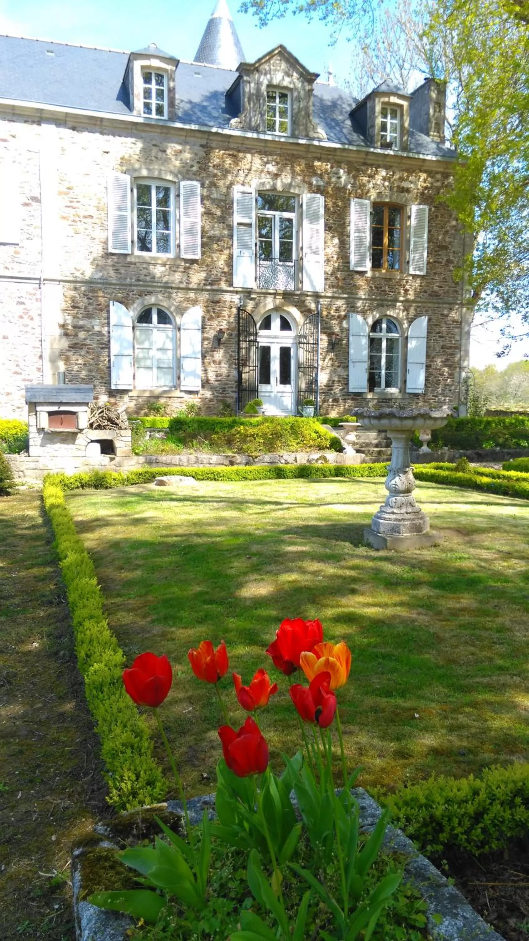 Garden view in Le Manoir de la Bigotière