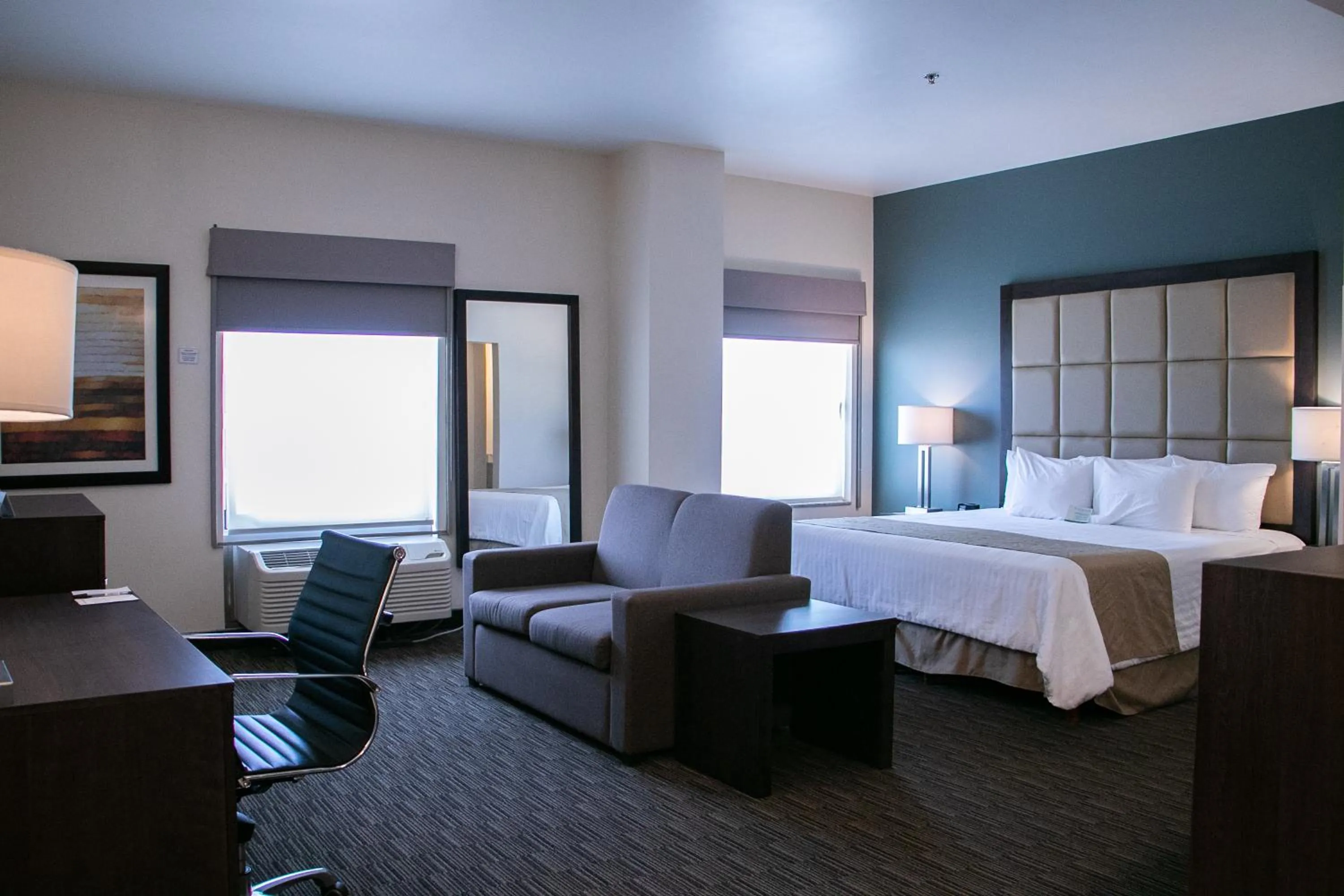 Photo of the whole room, Bed in Best Western Plus Chihuahua Juventud