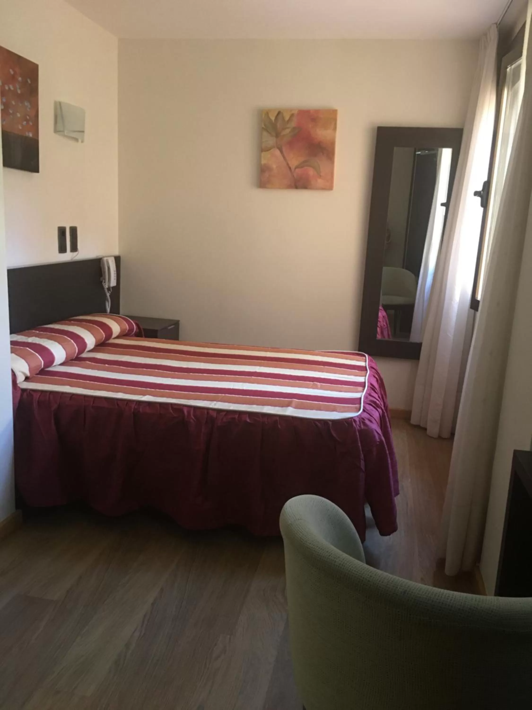 Photo of the whole room in Hotel La Bodega