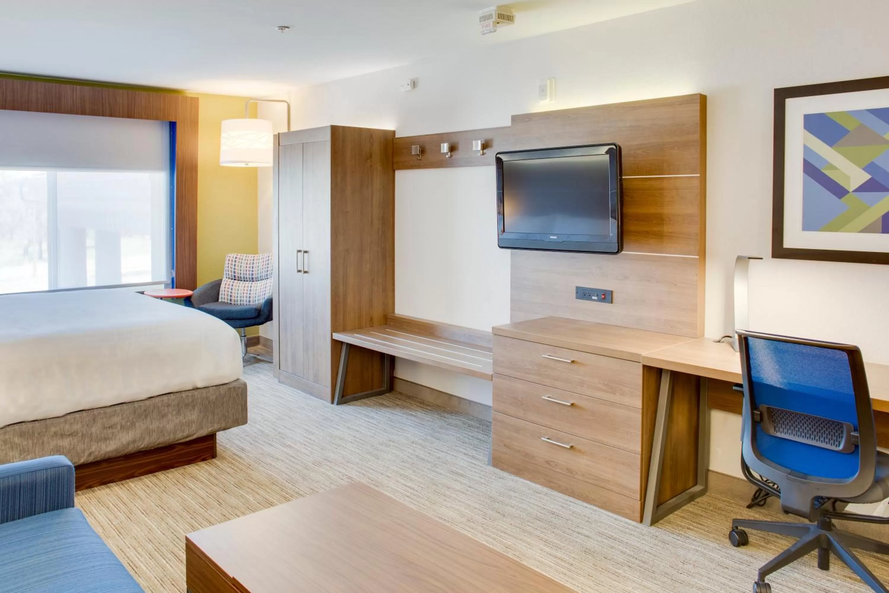 Photo of the whole room, Bed in Holiday Inn Express Hotel & Suites Chickasha by IHG