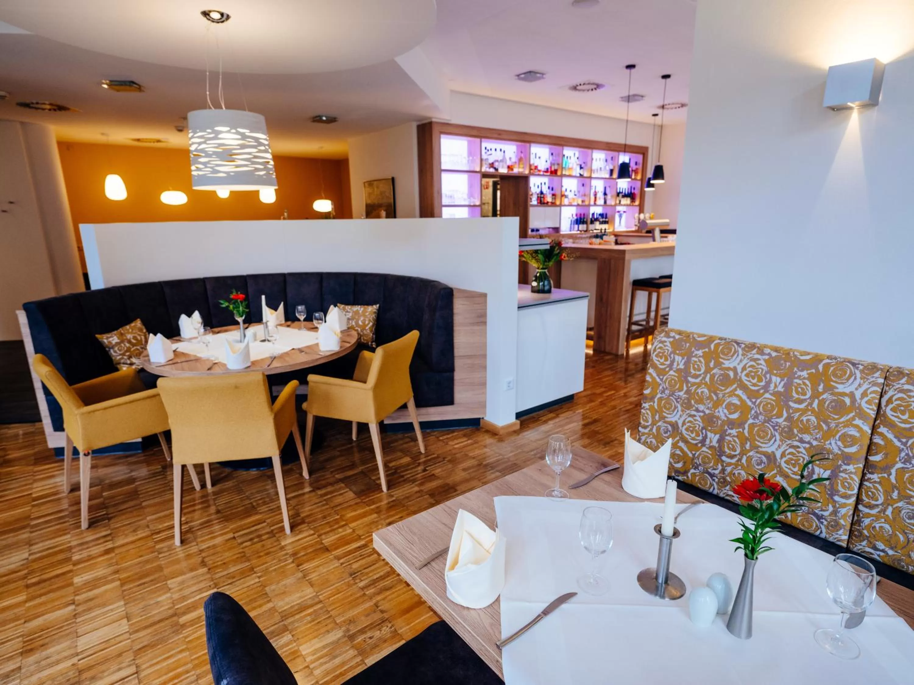 Restaurant/places to eat in Hotel Aspethera