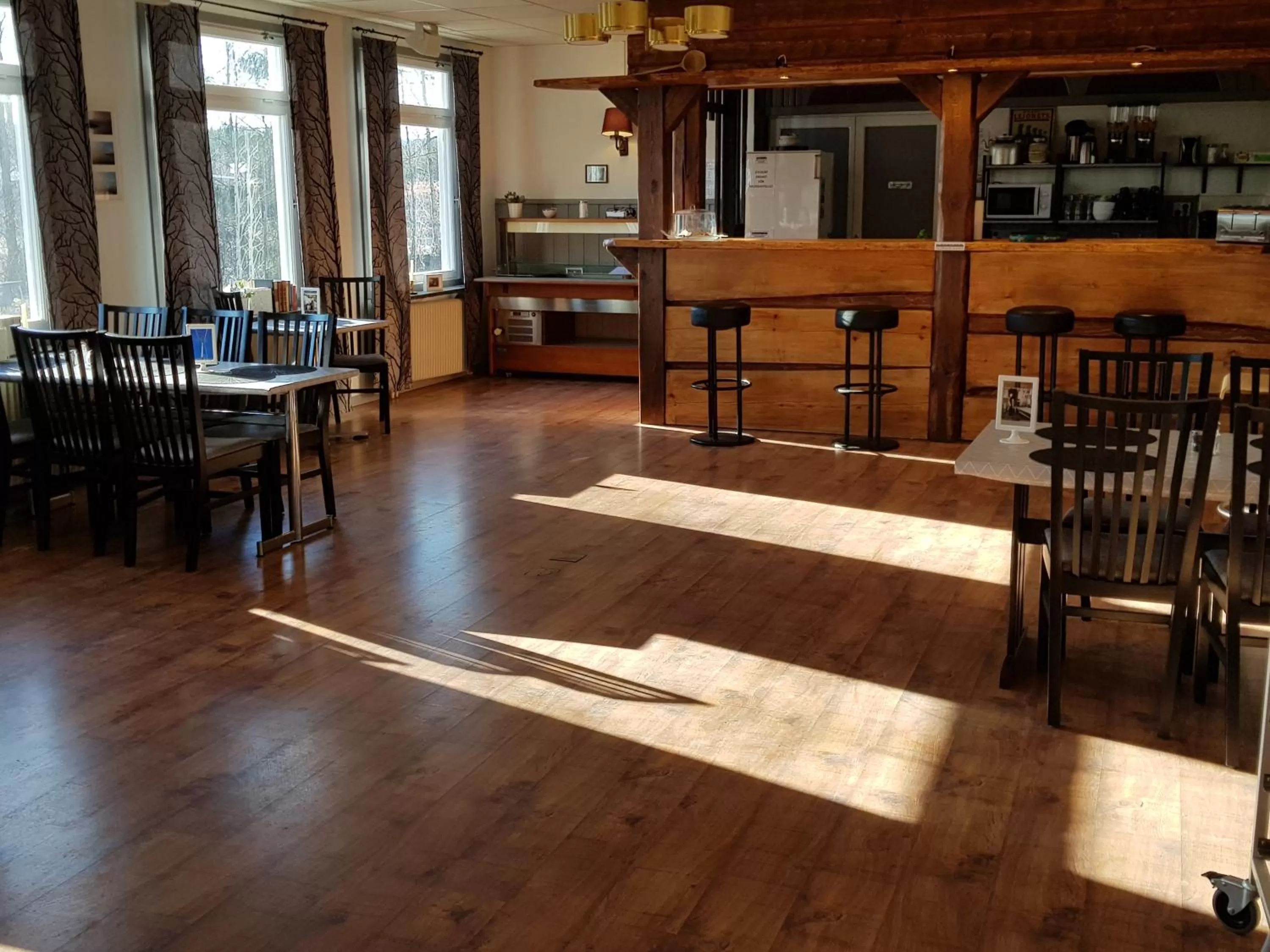 Restaurant/places to eat in Brukshotellet Skinnsberg