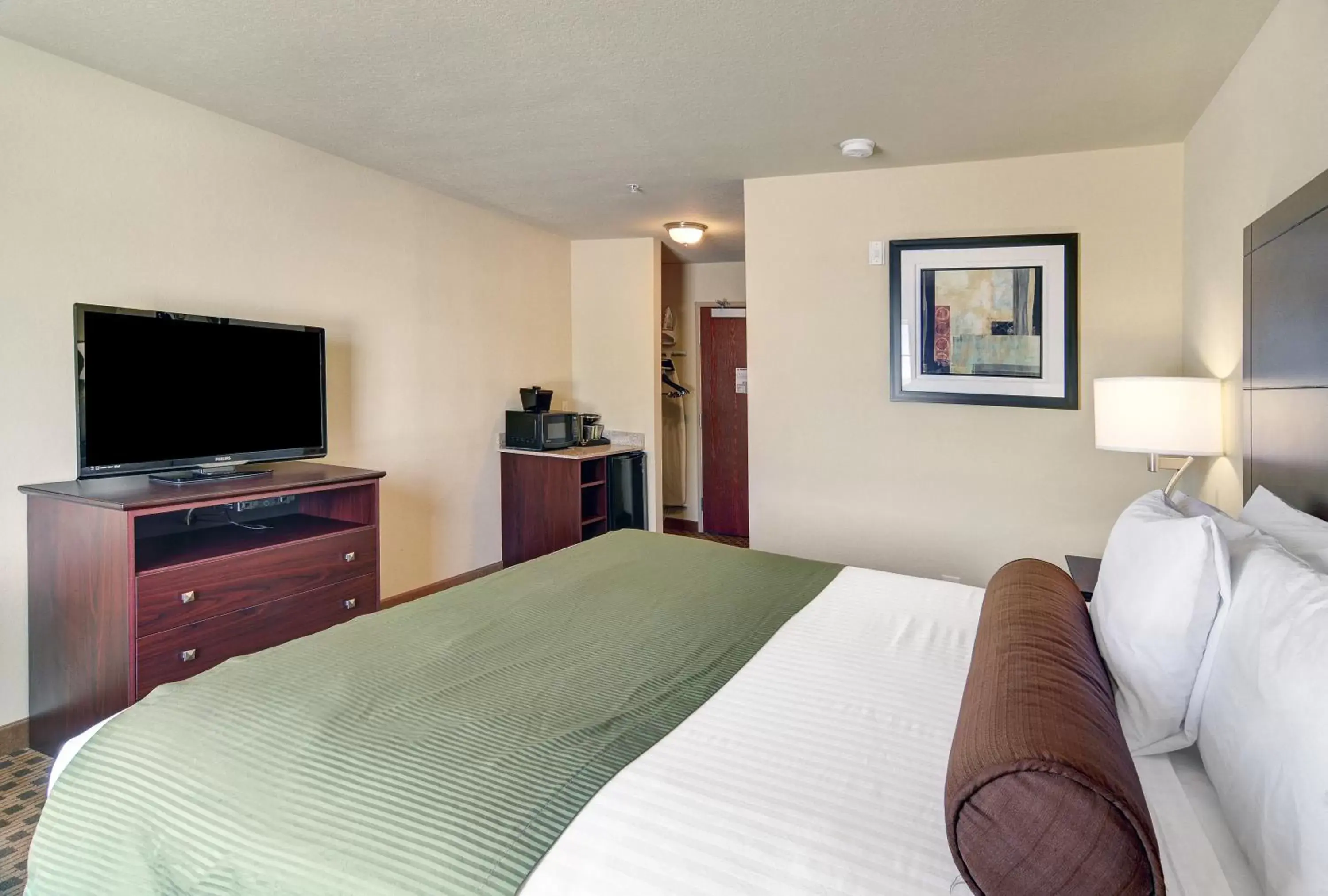 King Room - Non-Smoking in Cobblestone Inn & Suites - Big Lake King Room - Non-Smoking in Cobblestone Inn & Suites - Big Lake