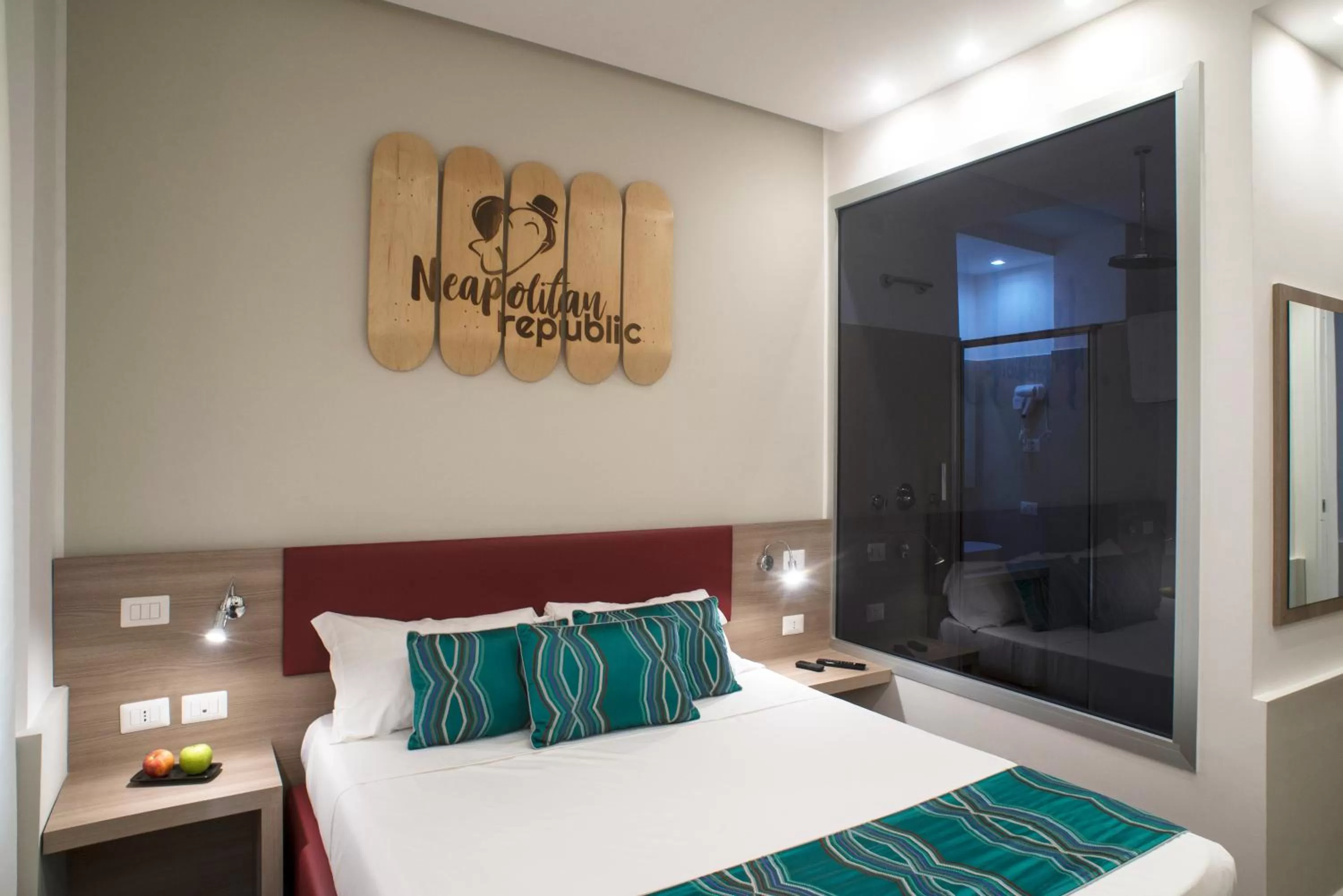 Shower, Bed in Regina Margherita Suite