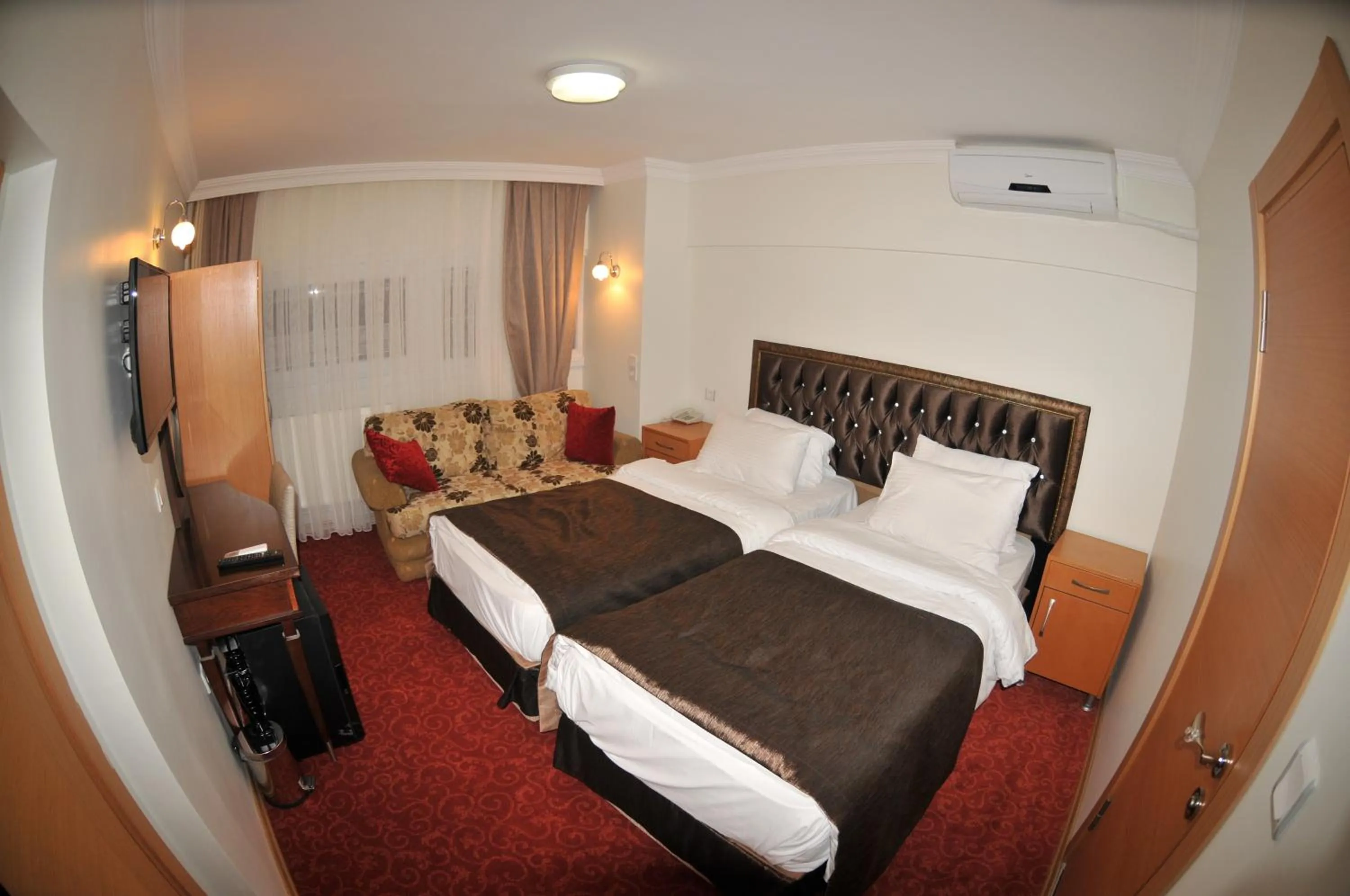 Photo of the whole room in Palace Point Hotel