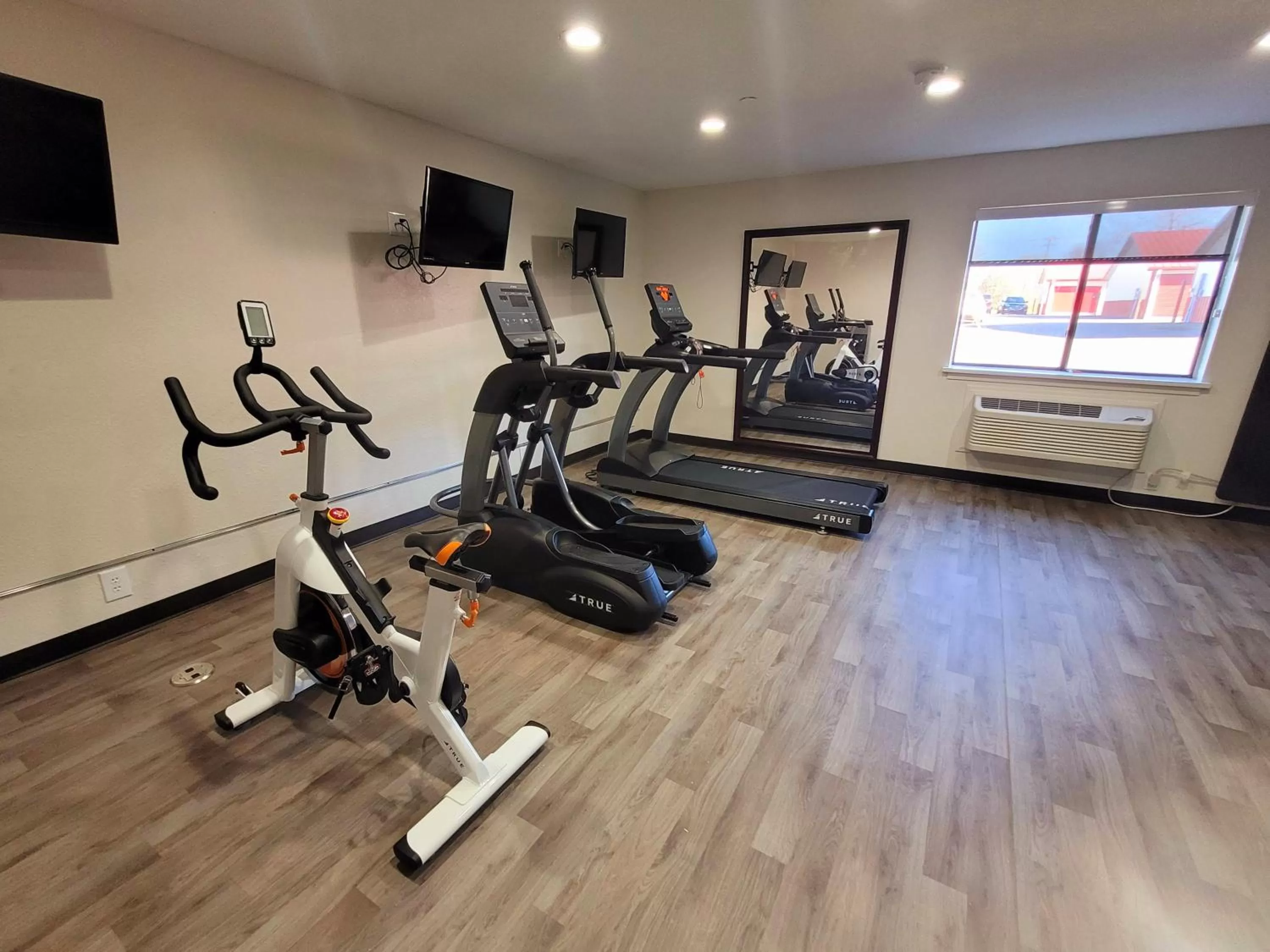 Fitness centre/facilities in Clarion Pointe Harrodsburg-Danville