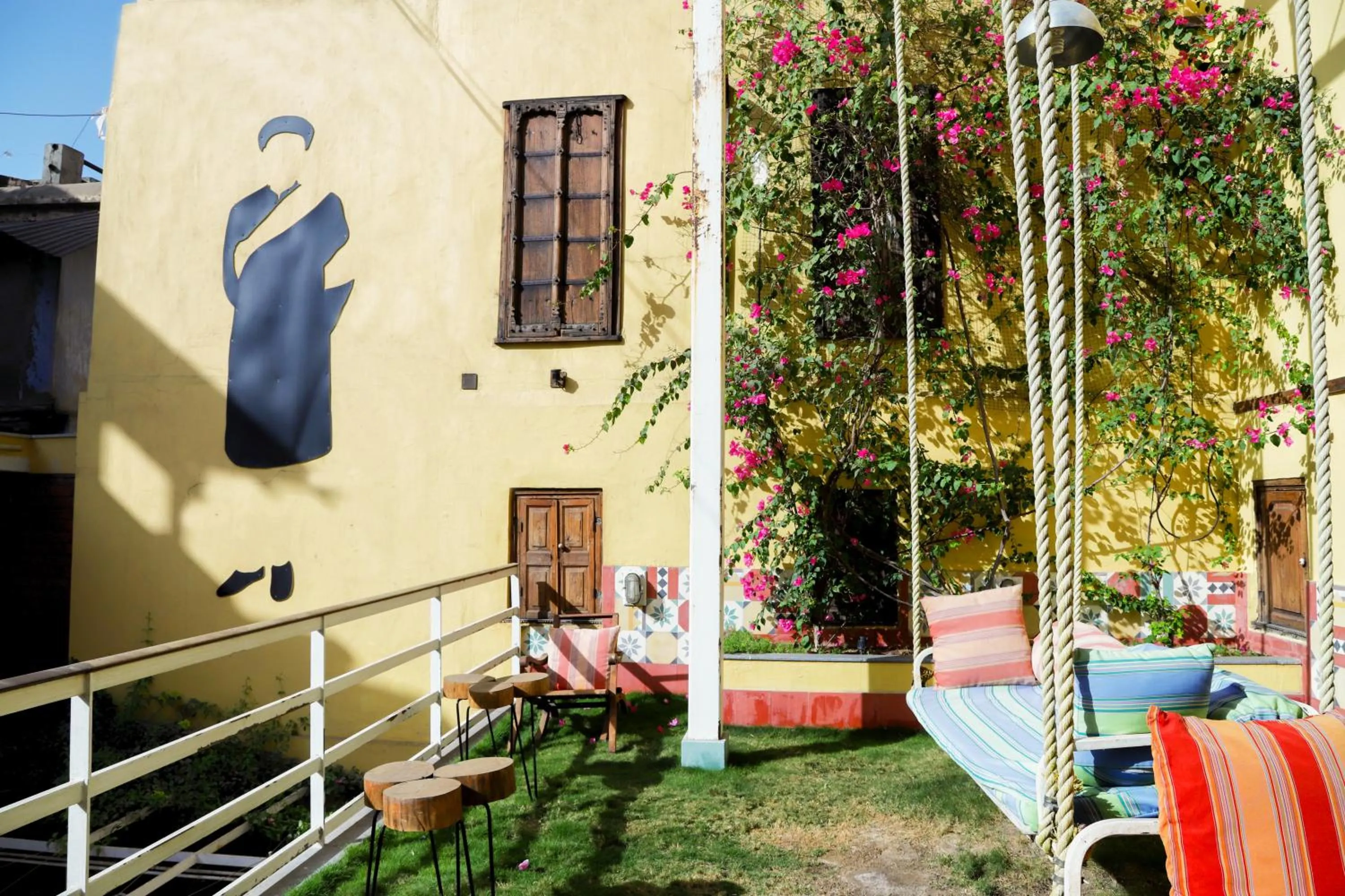 Property building in Mangaldas Ni Haveli II by The House of MG