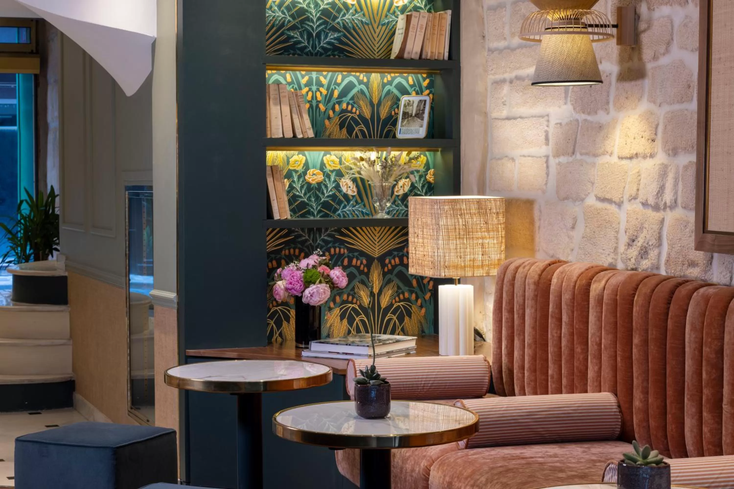 Lounge or bar in La Perle Saint Germain des Prés