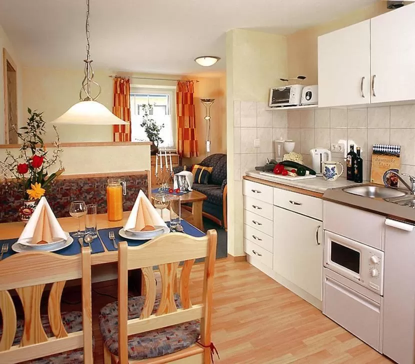 Photo of the whole room, Kitchen/Kitchenette in Gasthof Hotel Reif