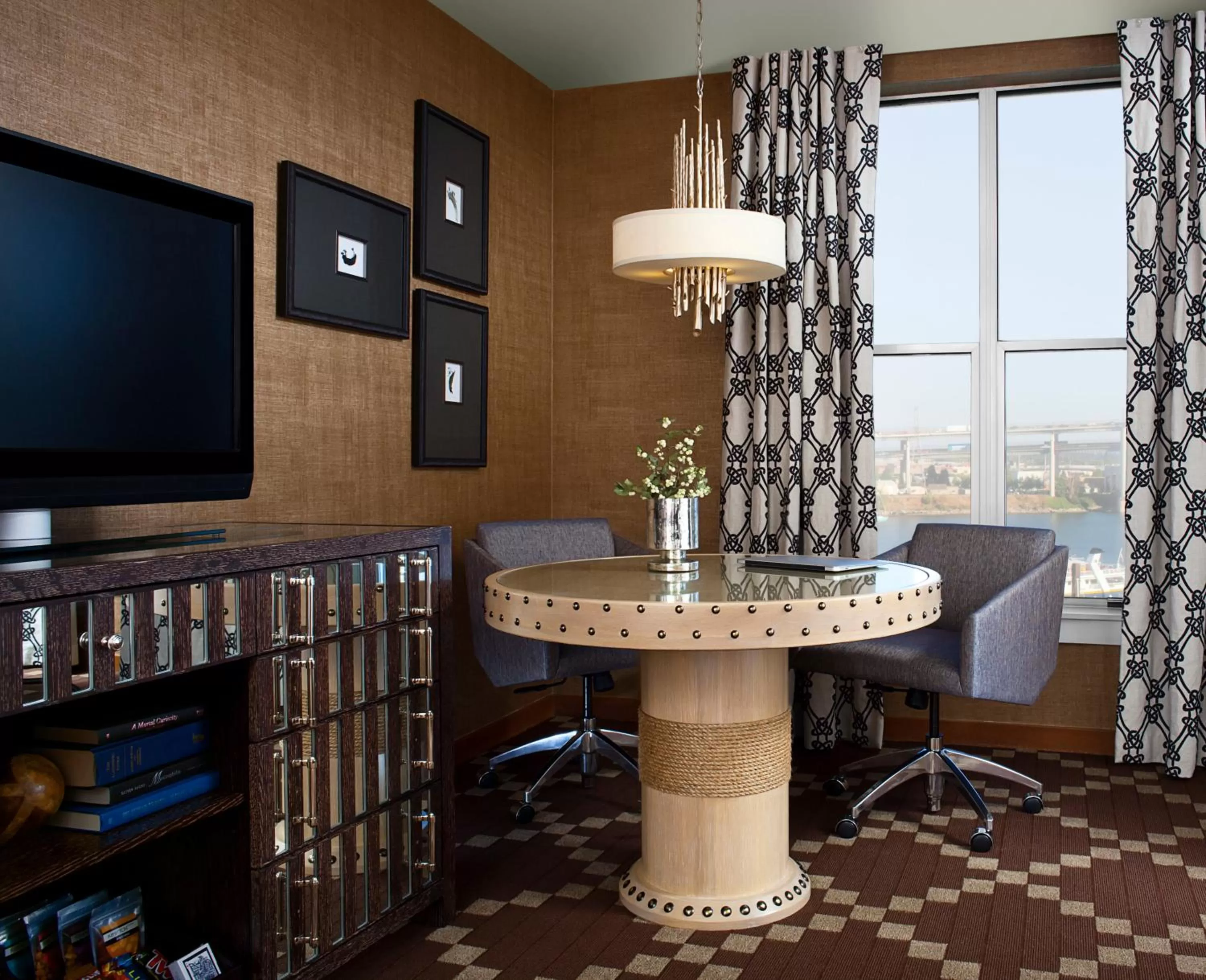 Photo of the whole room in Kimpton Riverplace Hotel by IHG