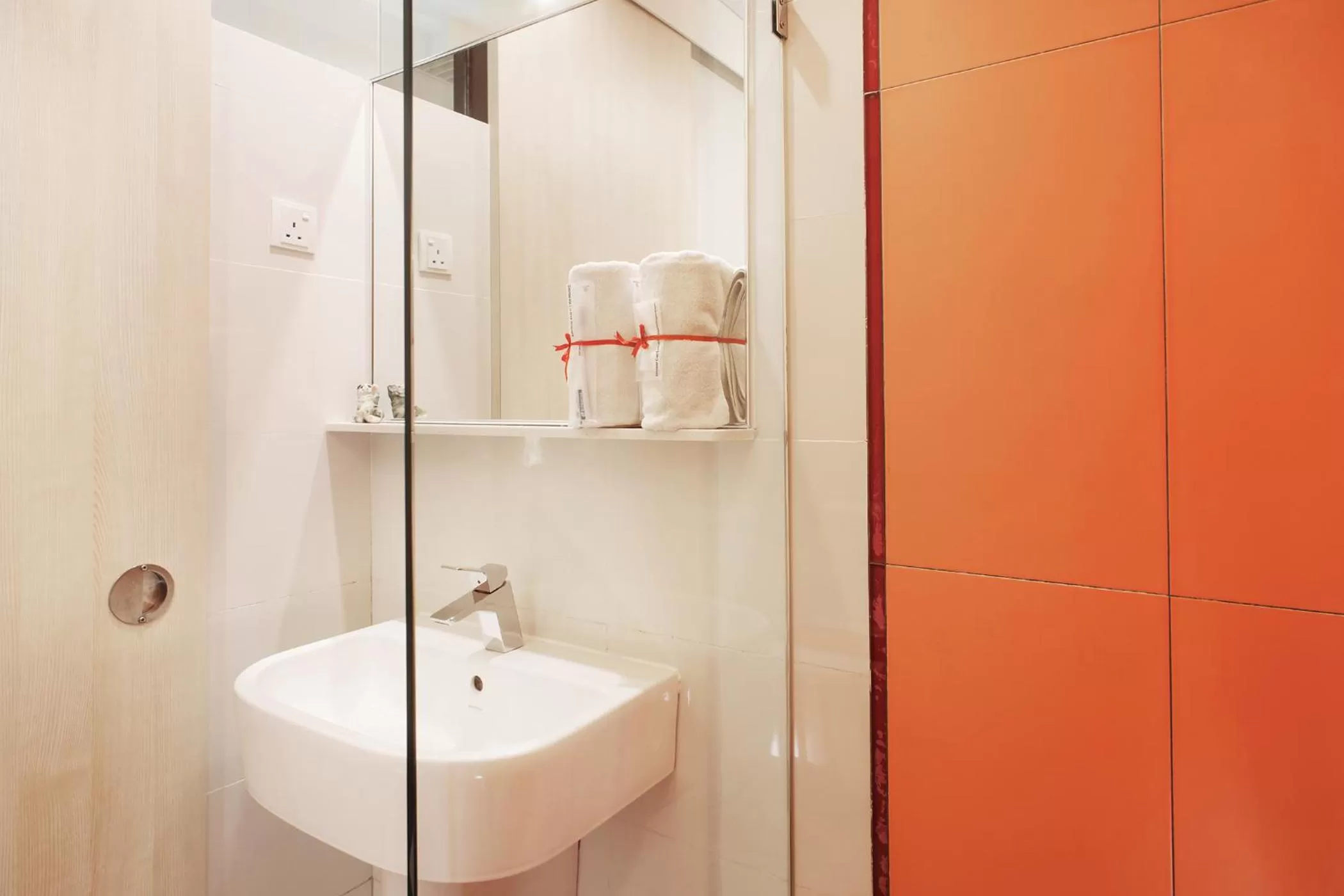 Bathroom in Yan Hotel