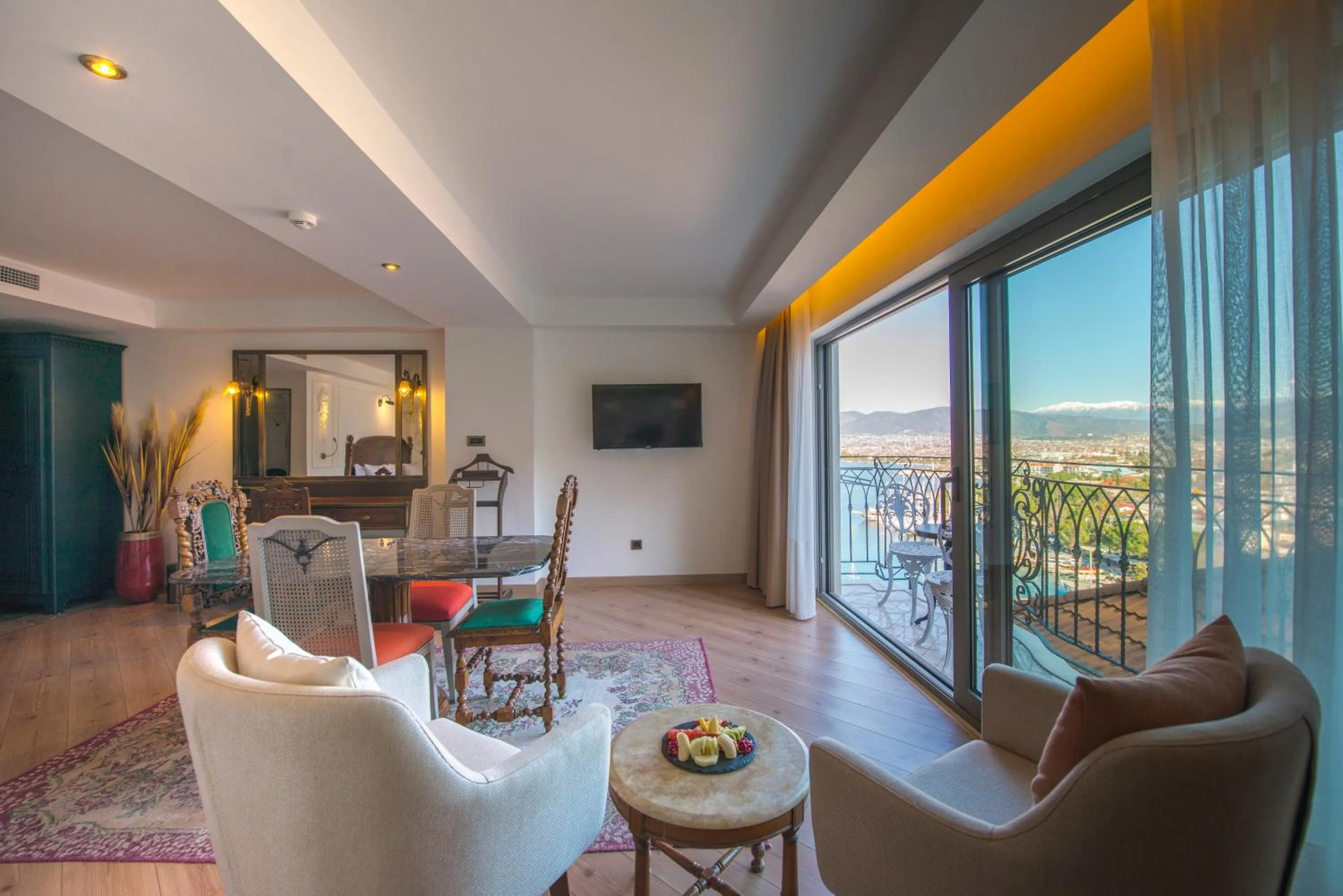 Communal lounge/ TV room in Casa Margot Hotel - Adults Only