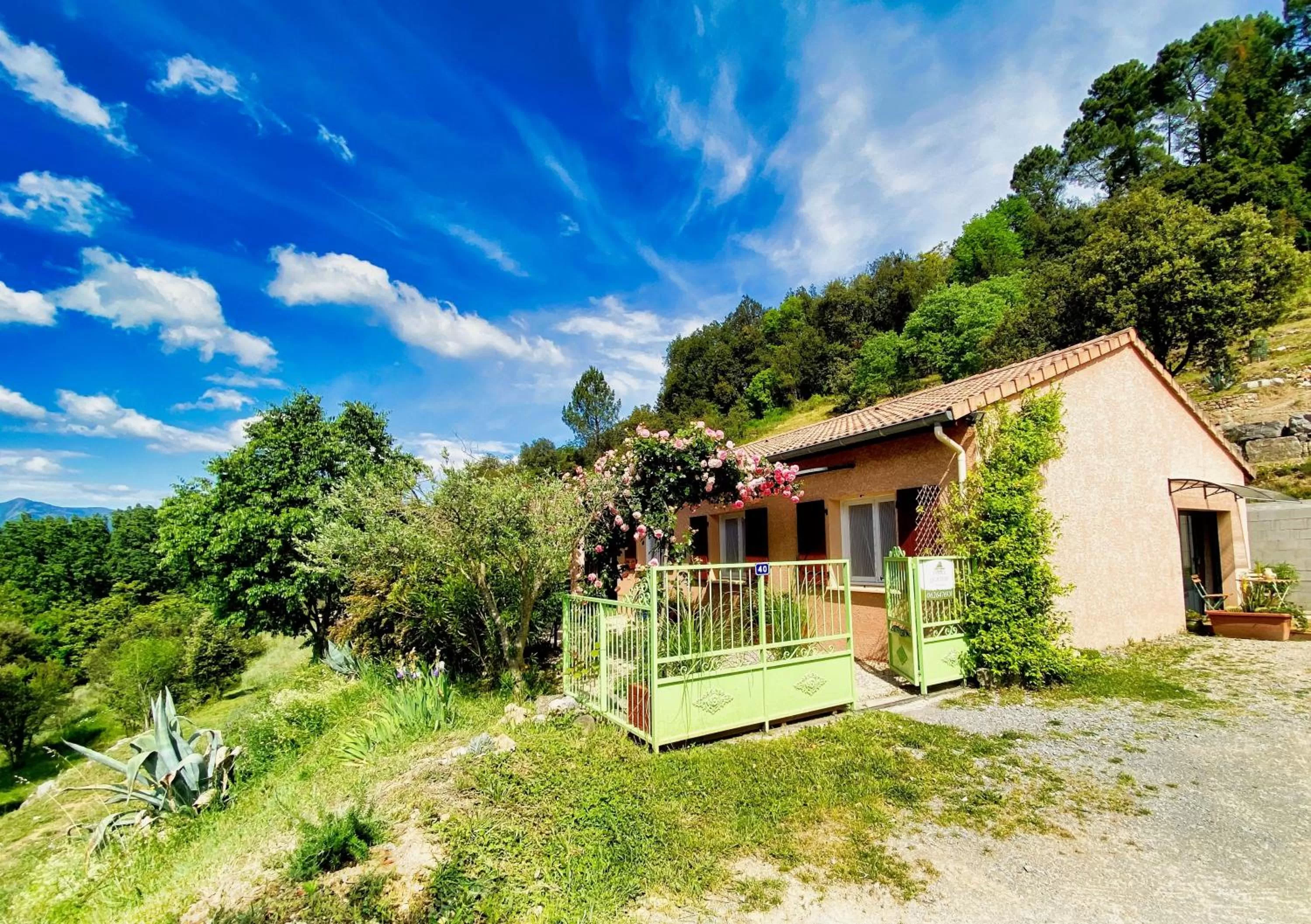 Property Building in DOUCE QUIETUDE