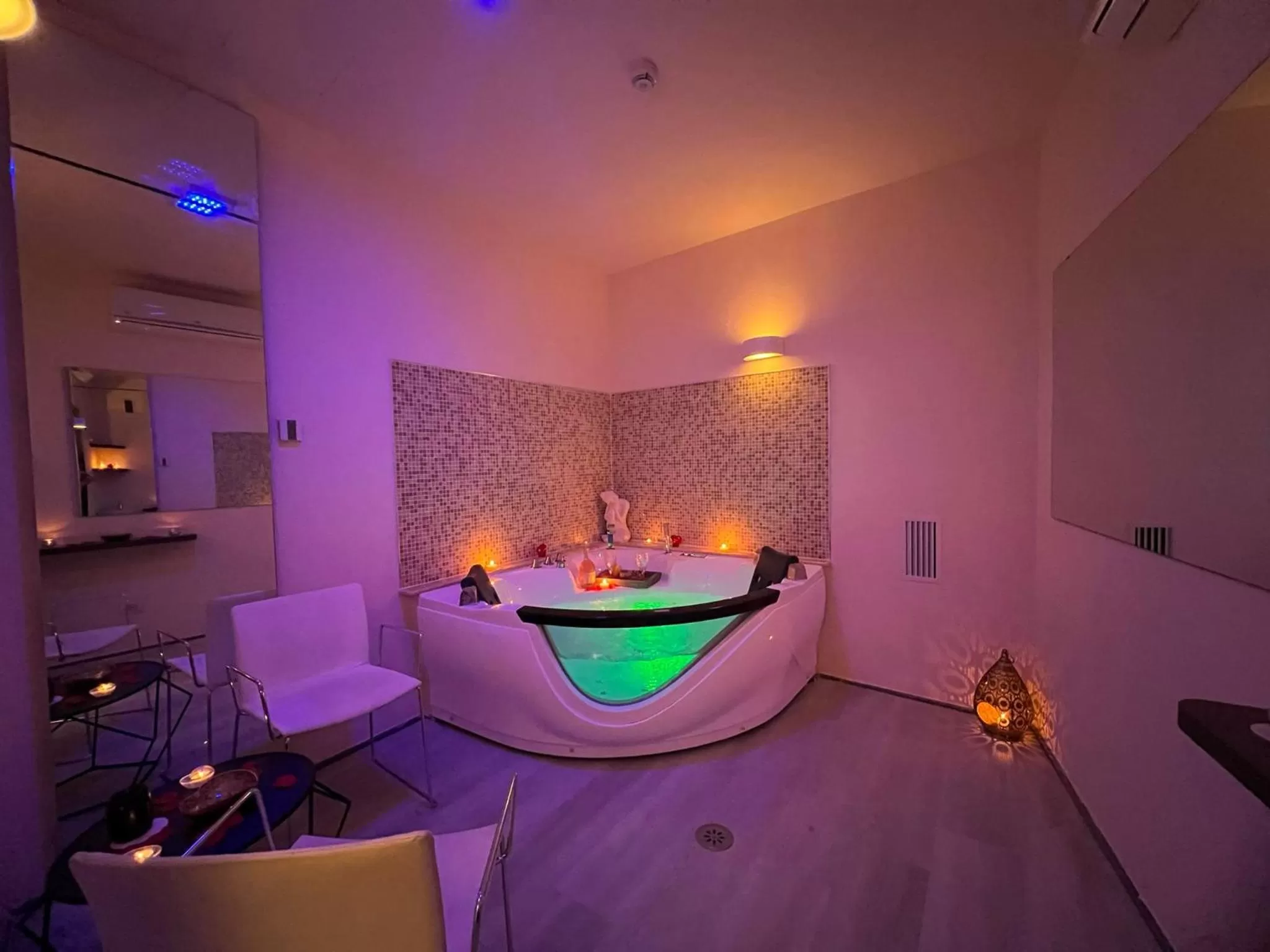 Trevi Palace Luxury Inn