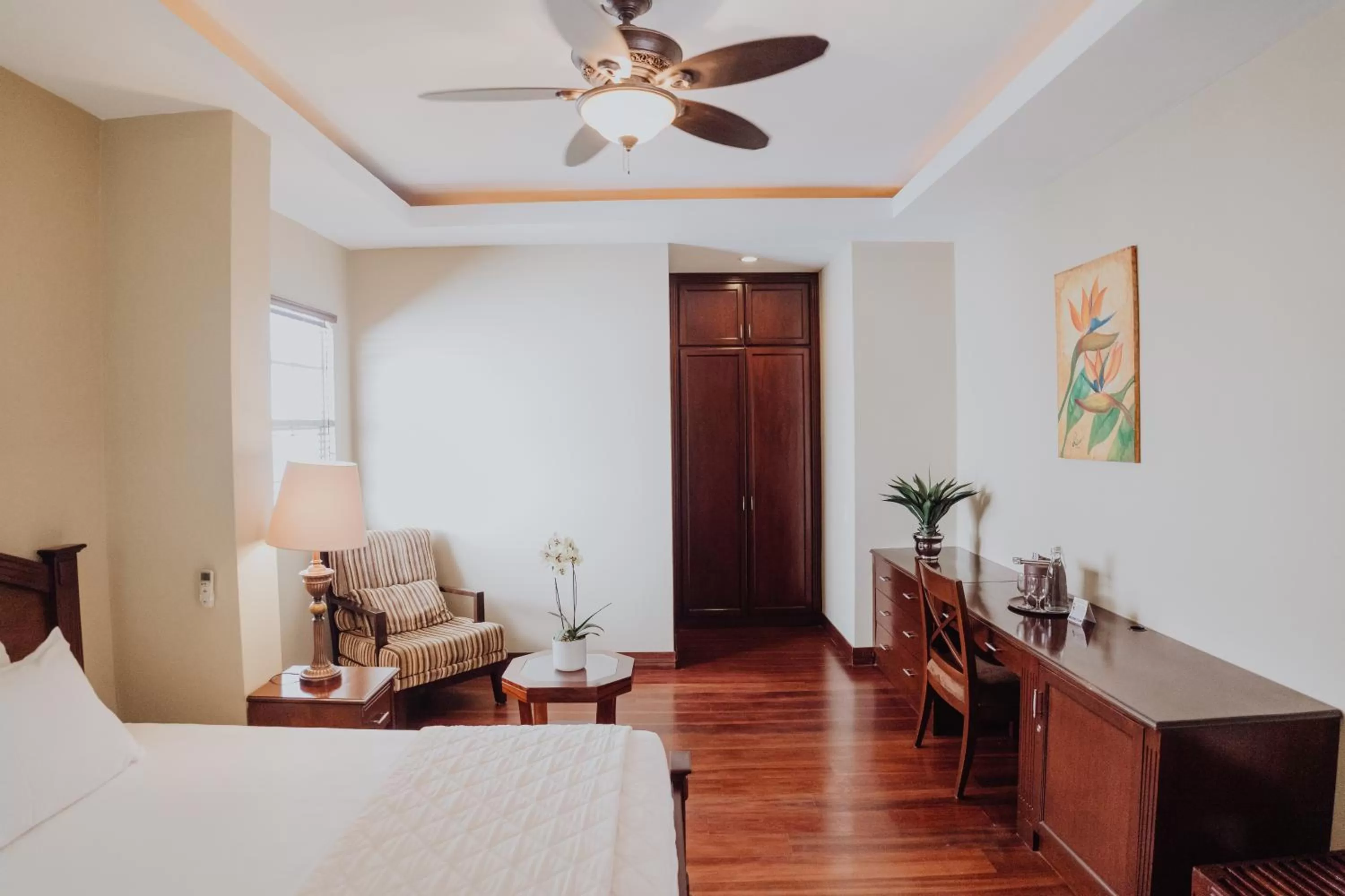 Living room, Bed in Hotel Dunn Inn