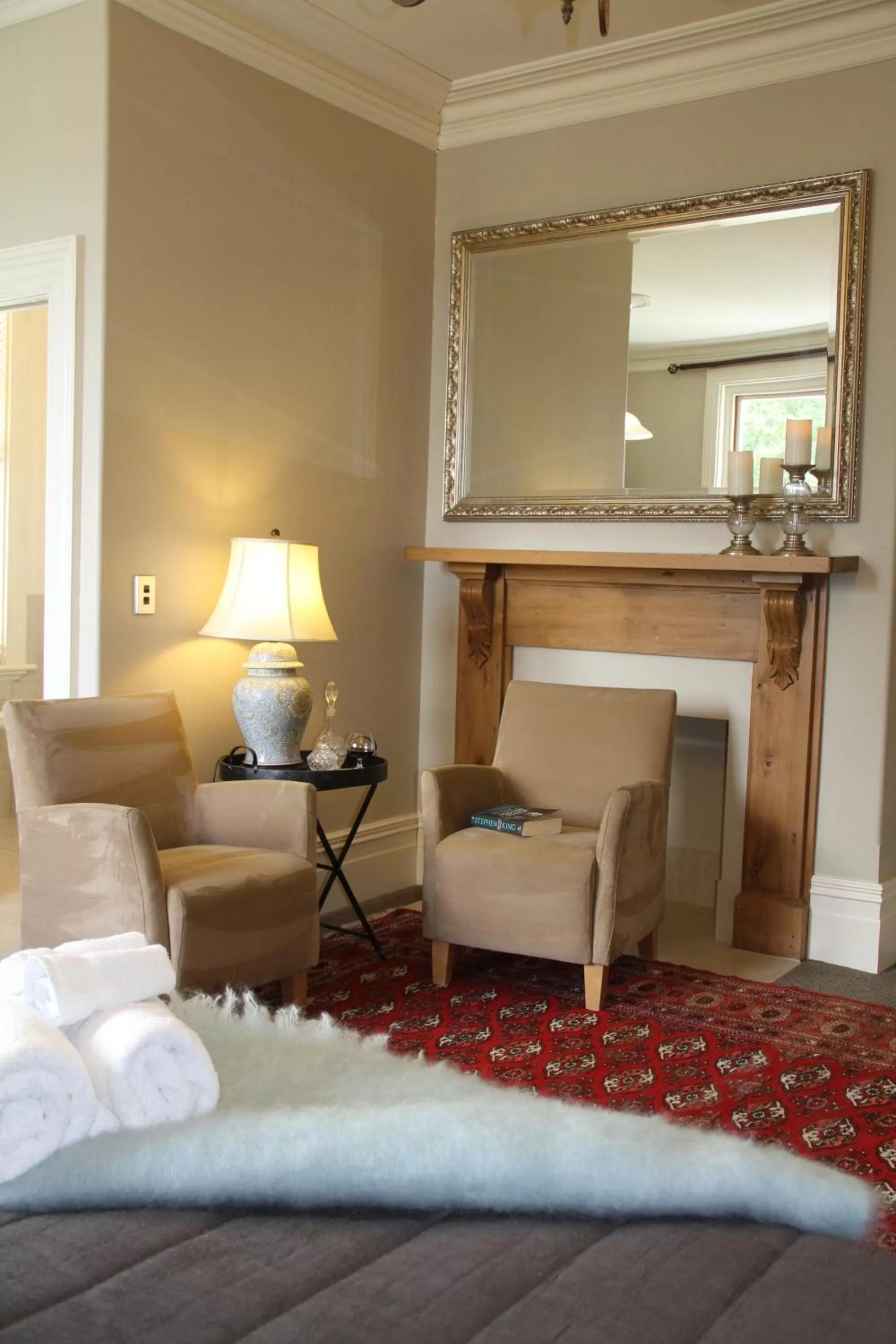 Seating area, Bed in Merivale Manor