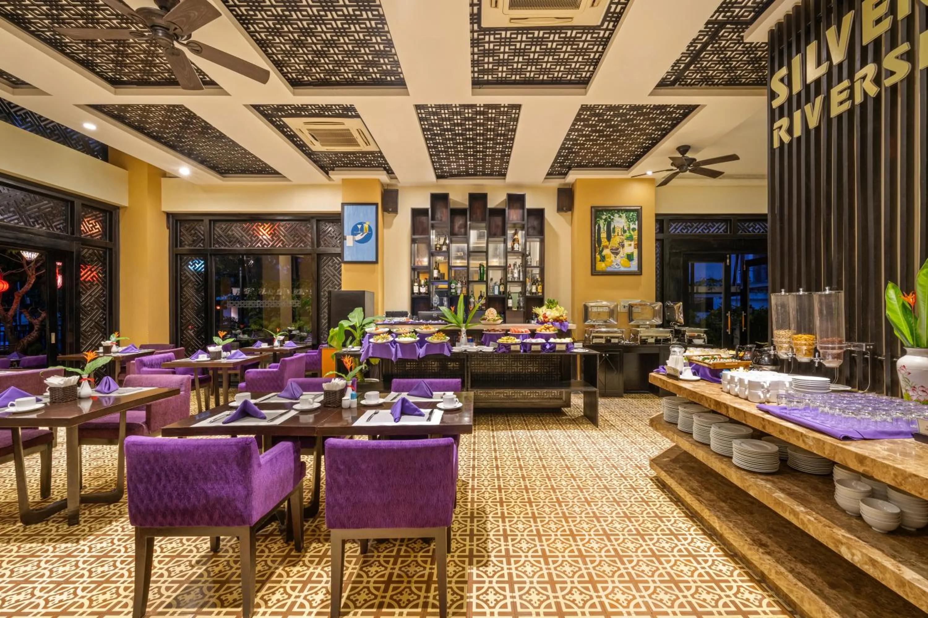 Restaurant/places to eat in Royal Riverside Hoi An Hotel & Spa