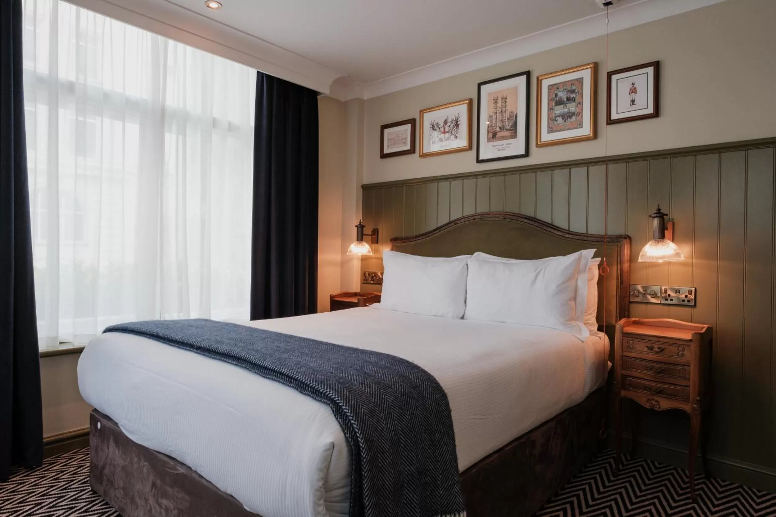 Bed in The Sanctuary House Hotel