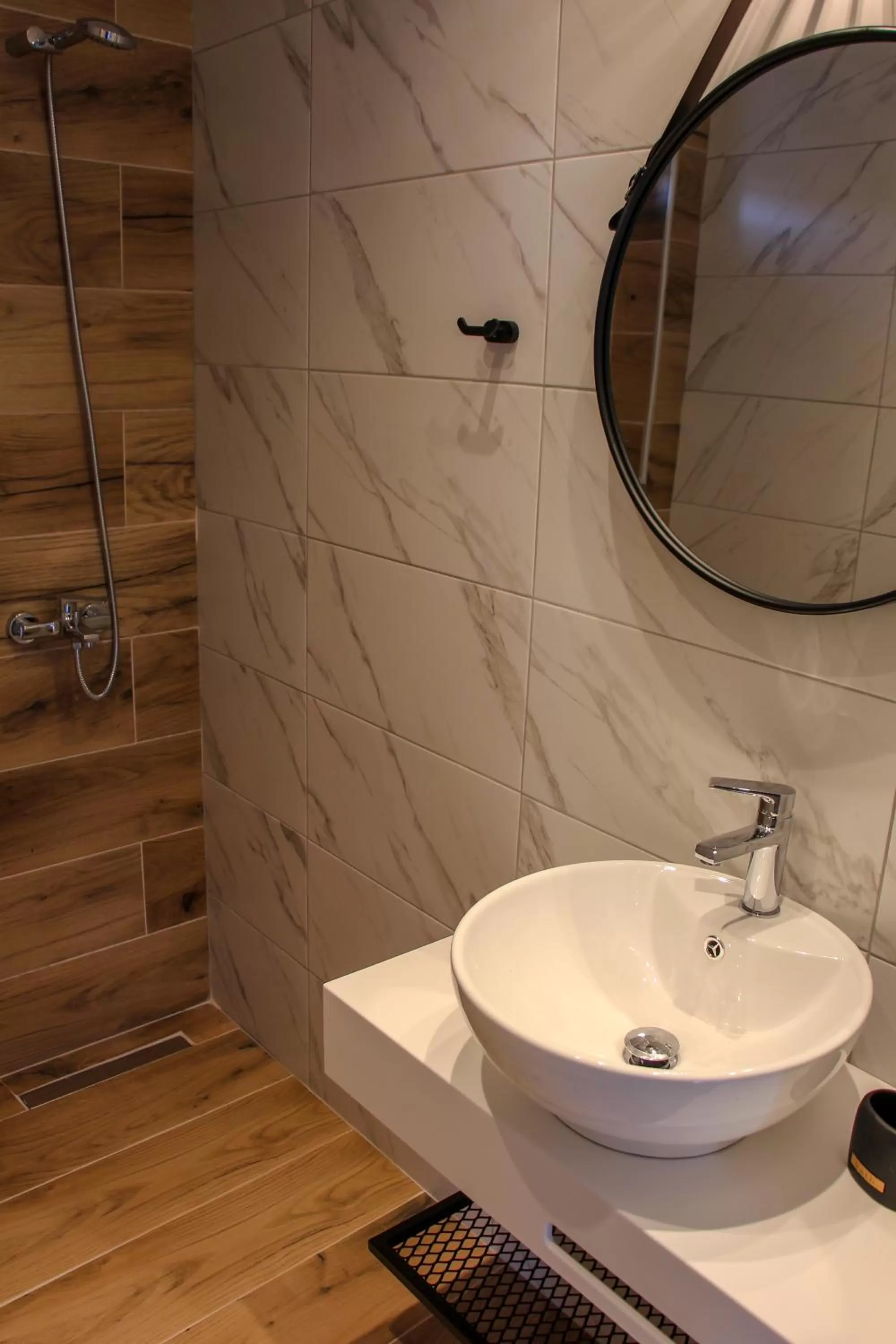 Lamprini's Deluxe Studios