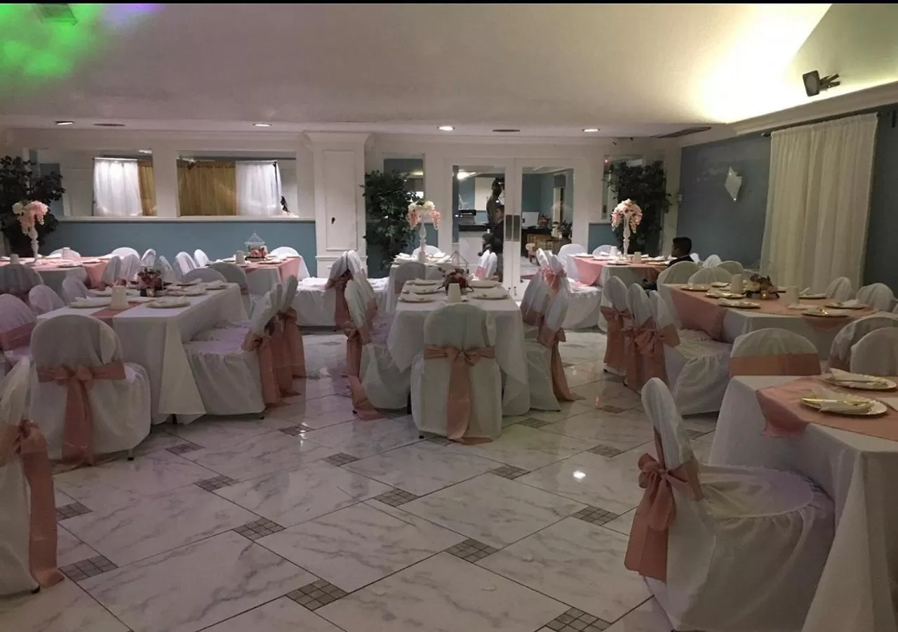 Banquet/Function facilities in Araamda Inn