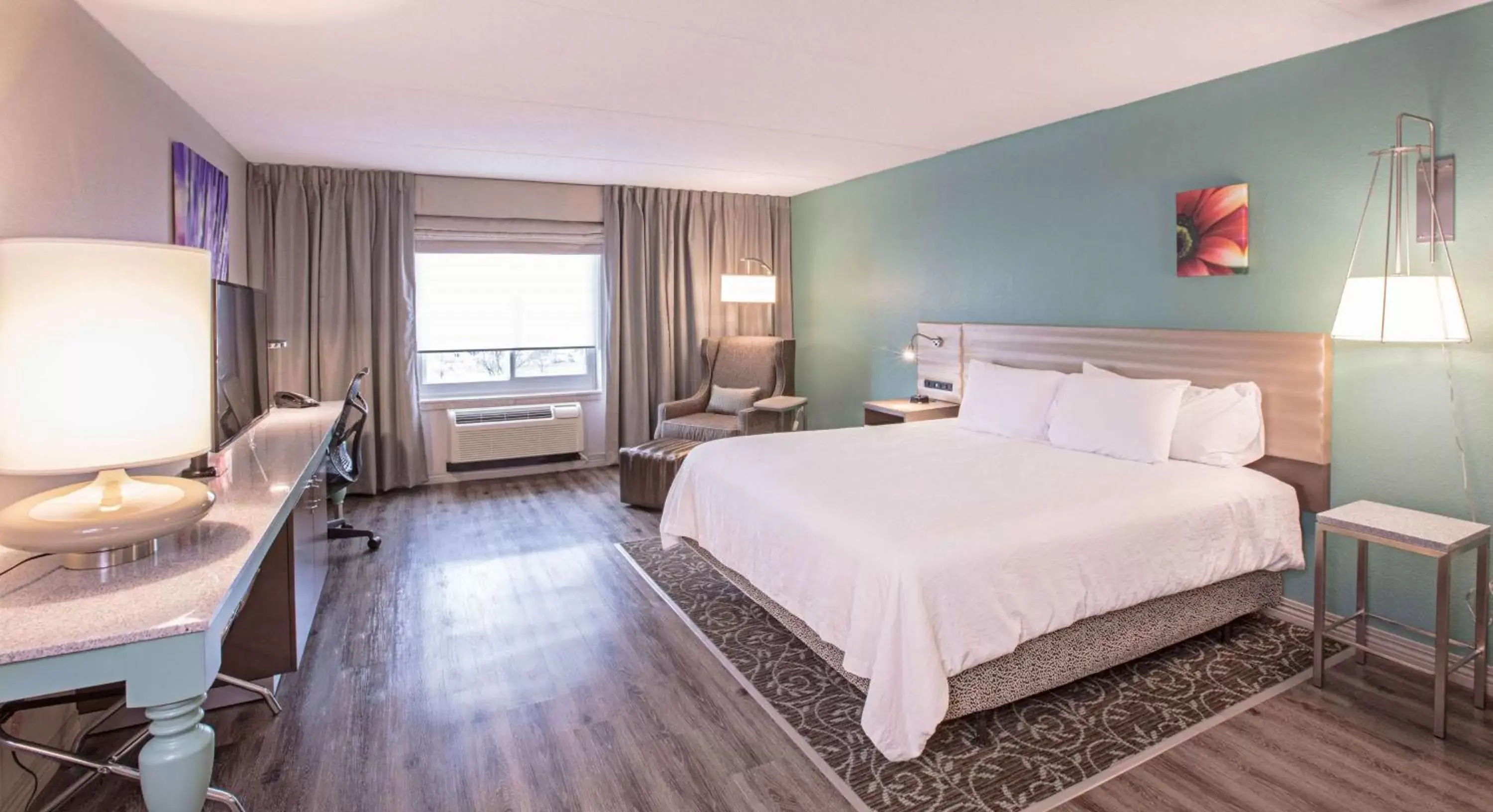 King Room with Accessible Tub - Mobility Access in Hilton Garden Inn Des Moines/Urbandale King Room with Accessible Tub - Mobility Access in Hilton Garden Inn Des Moines/Urbandale