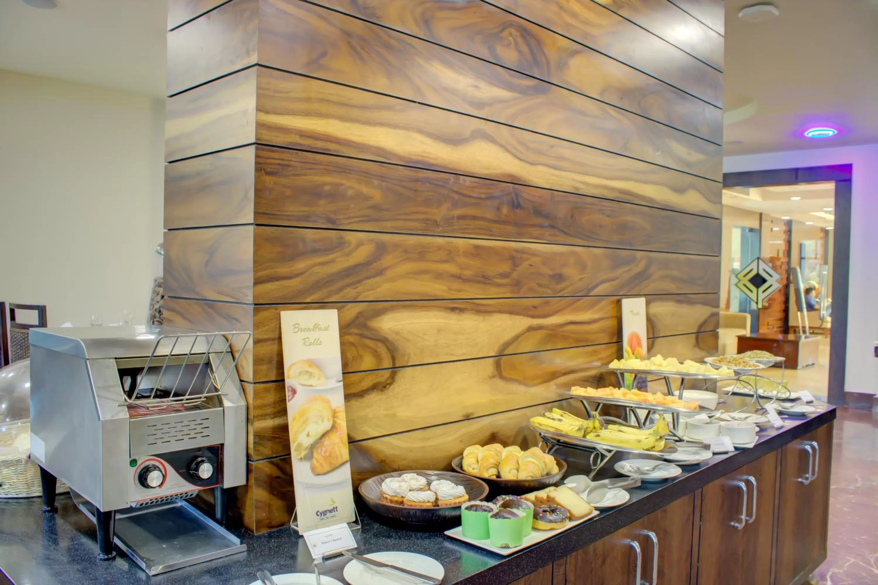 Restaurant/places to eat in Cygnett Inn Trendz