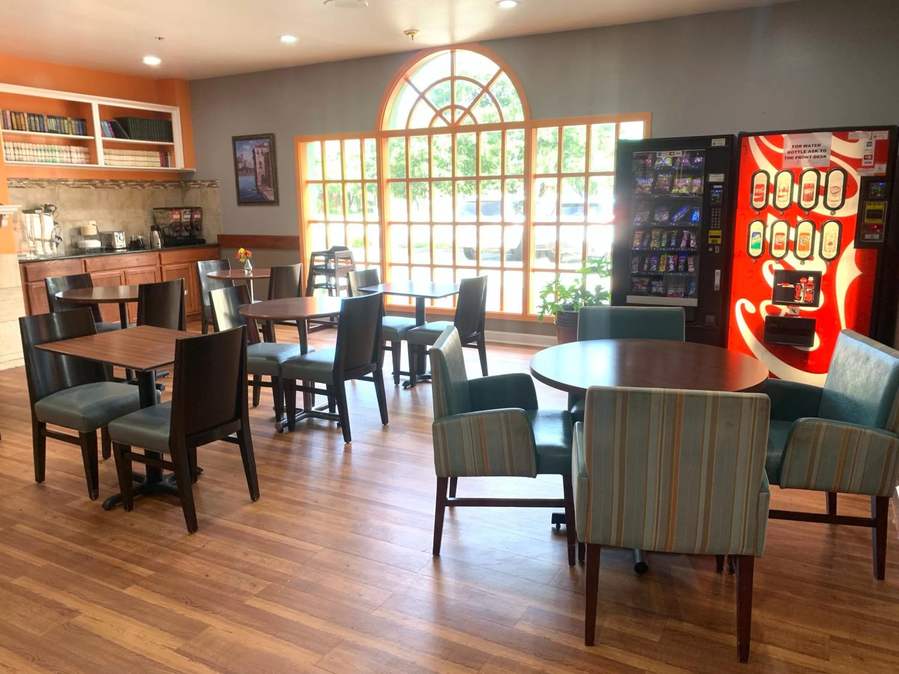 Restaurant/places to eat in Guest House Inn Medical District near Texas Tech Univ