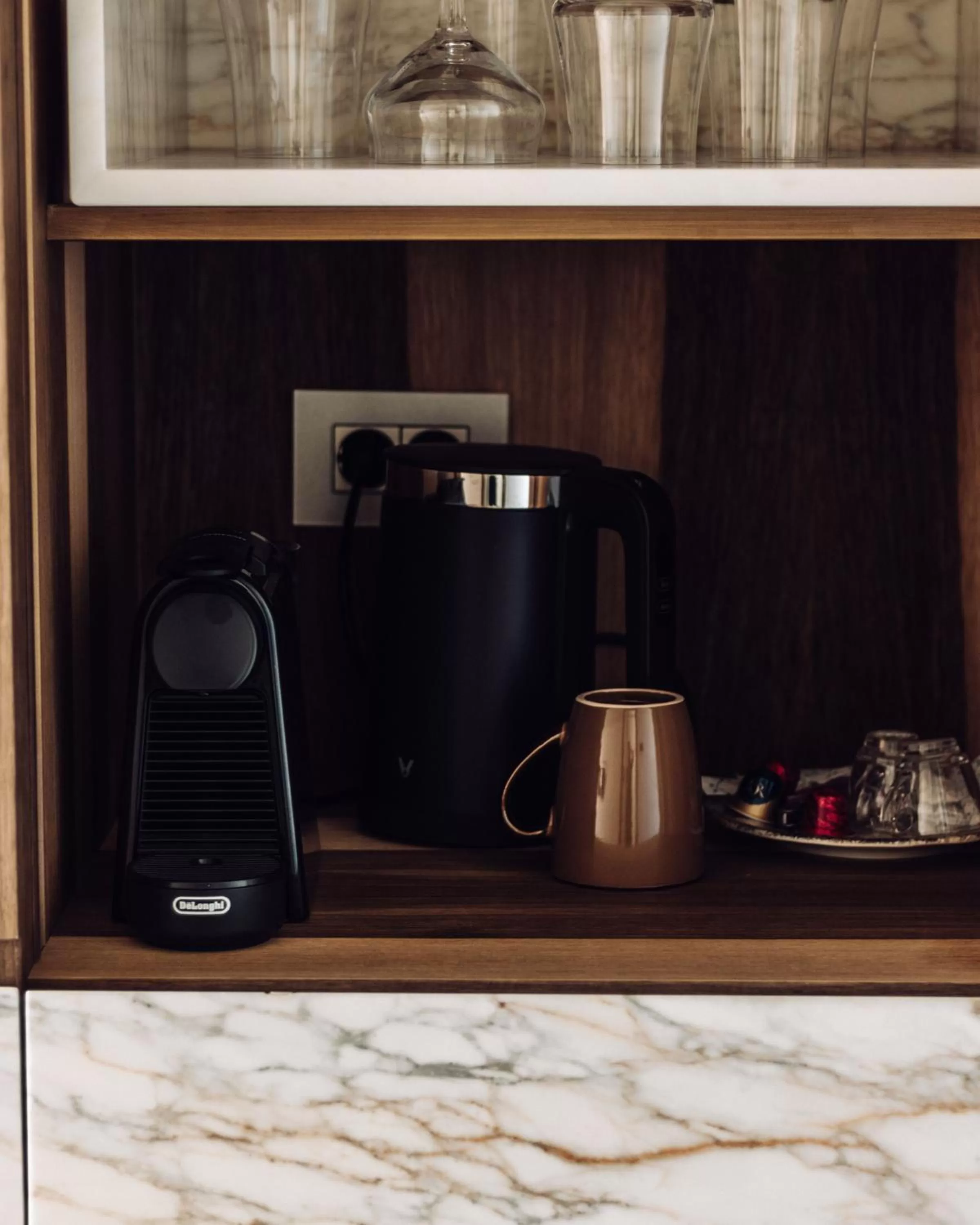 Coffee/tea facilities in Avgoustos Suites Naxos