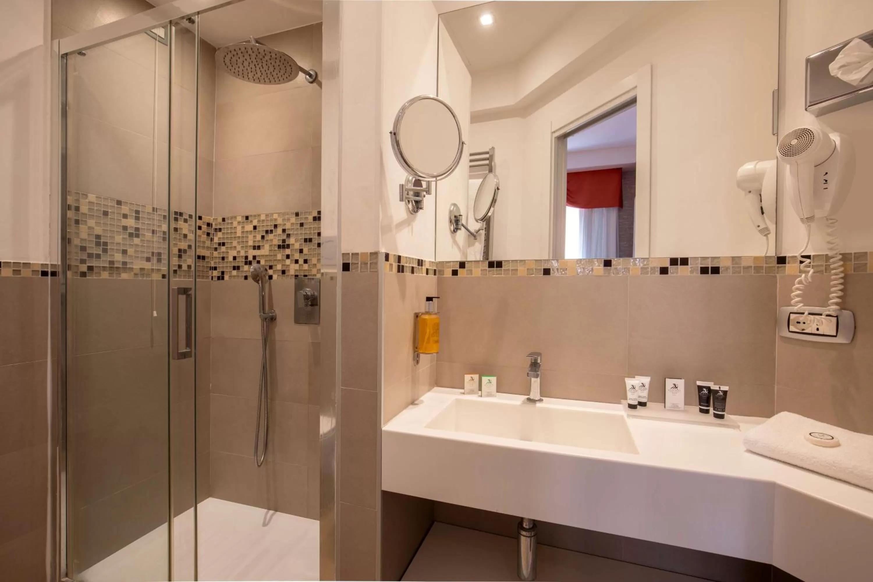 Bathroom in Hotel Diana Roof Garden