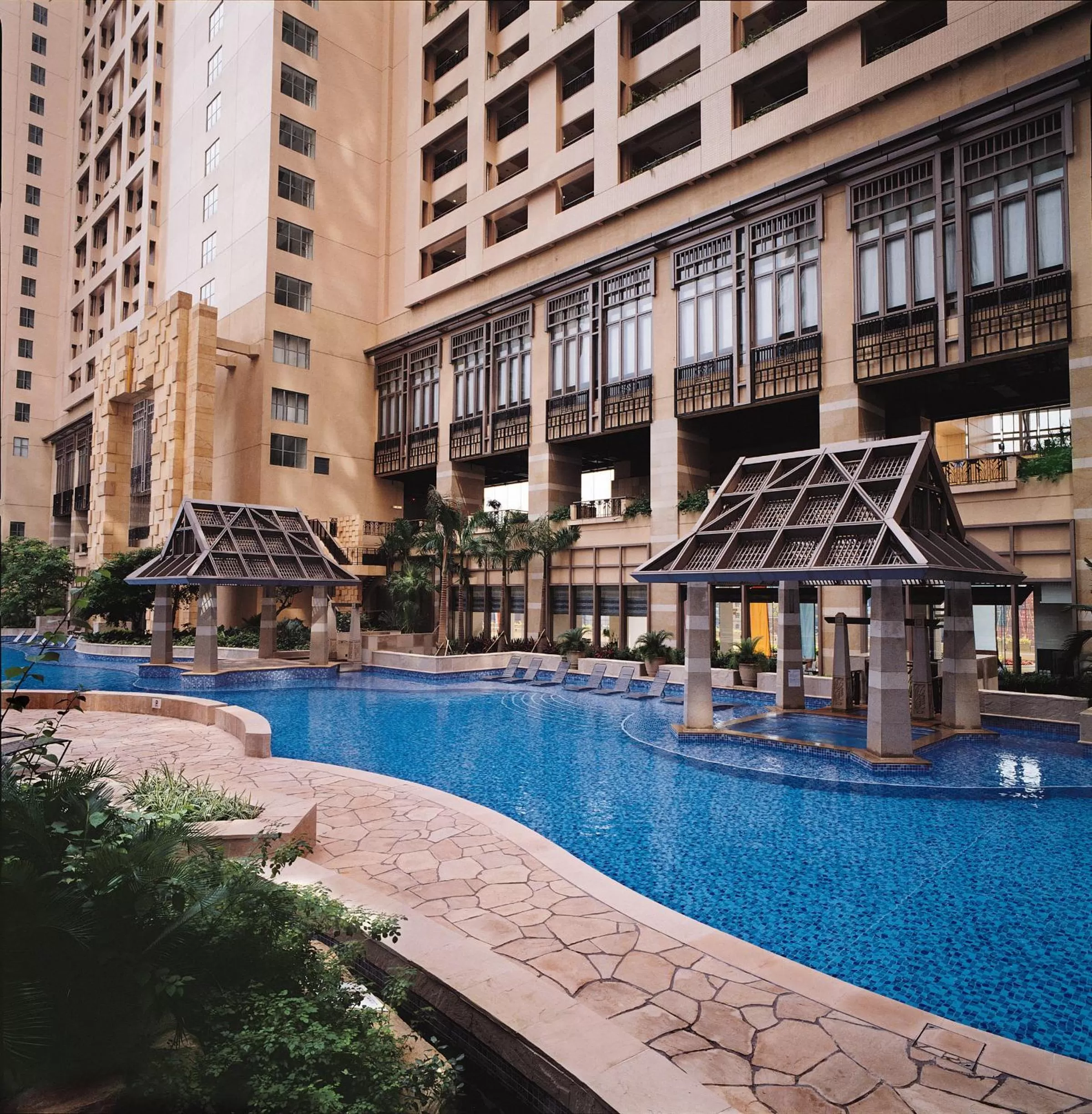 Swimming pool in Rambler Oasis Hotel