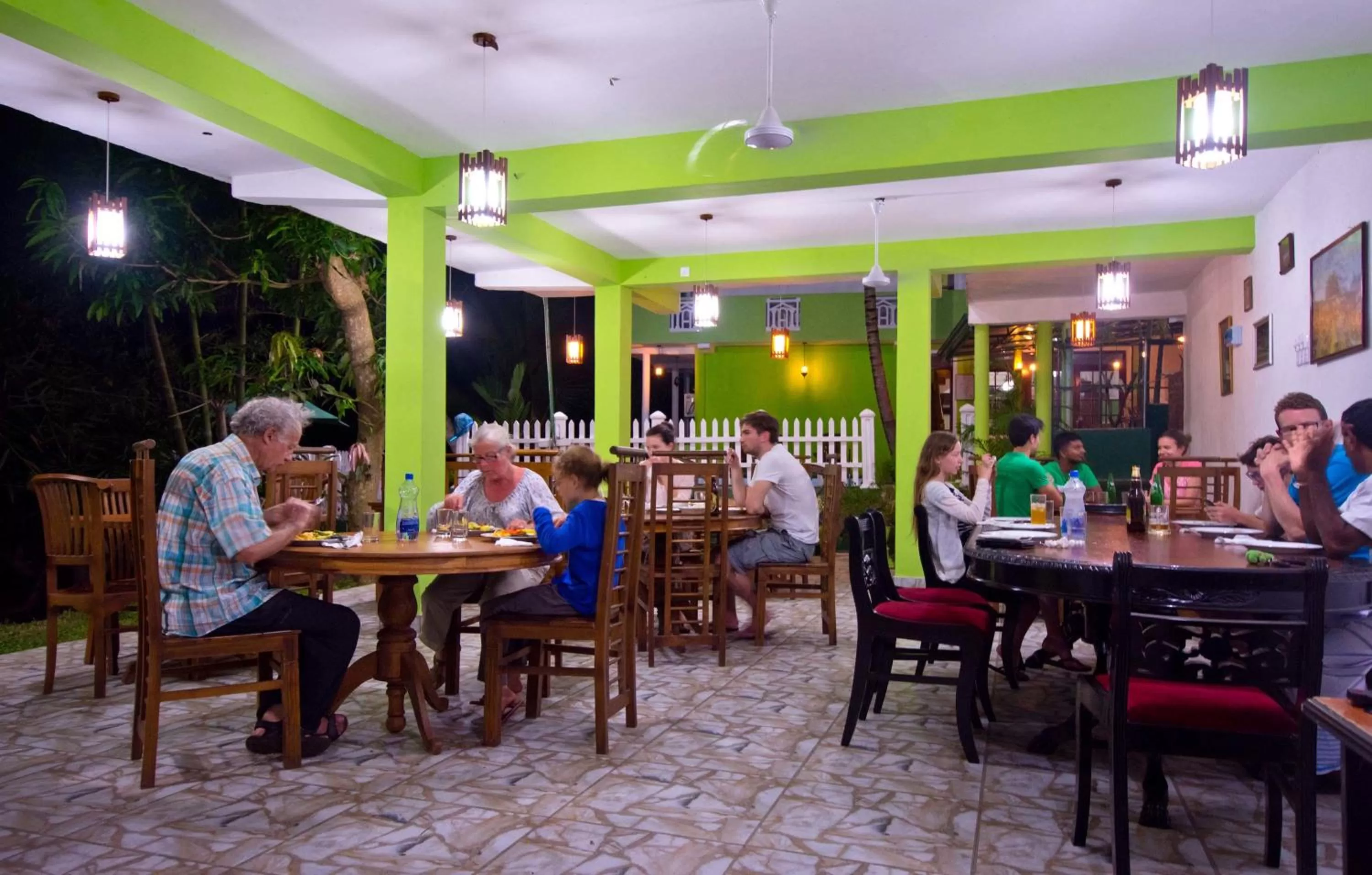 Restaurant/places to eat in Kandy Riverside Villa