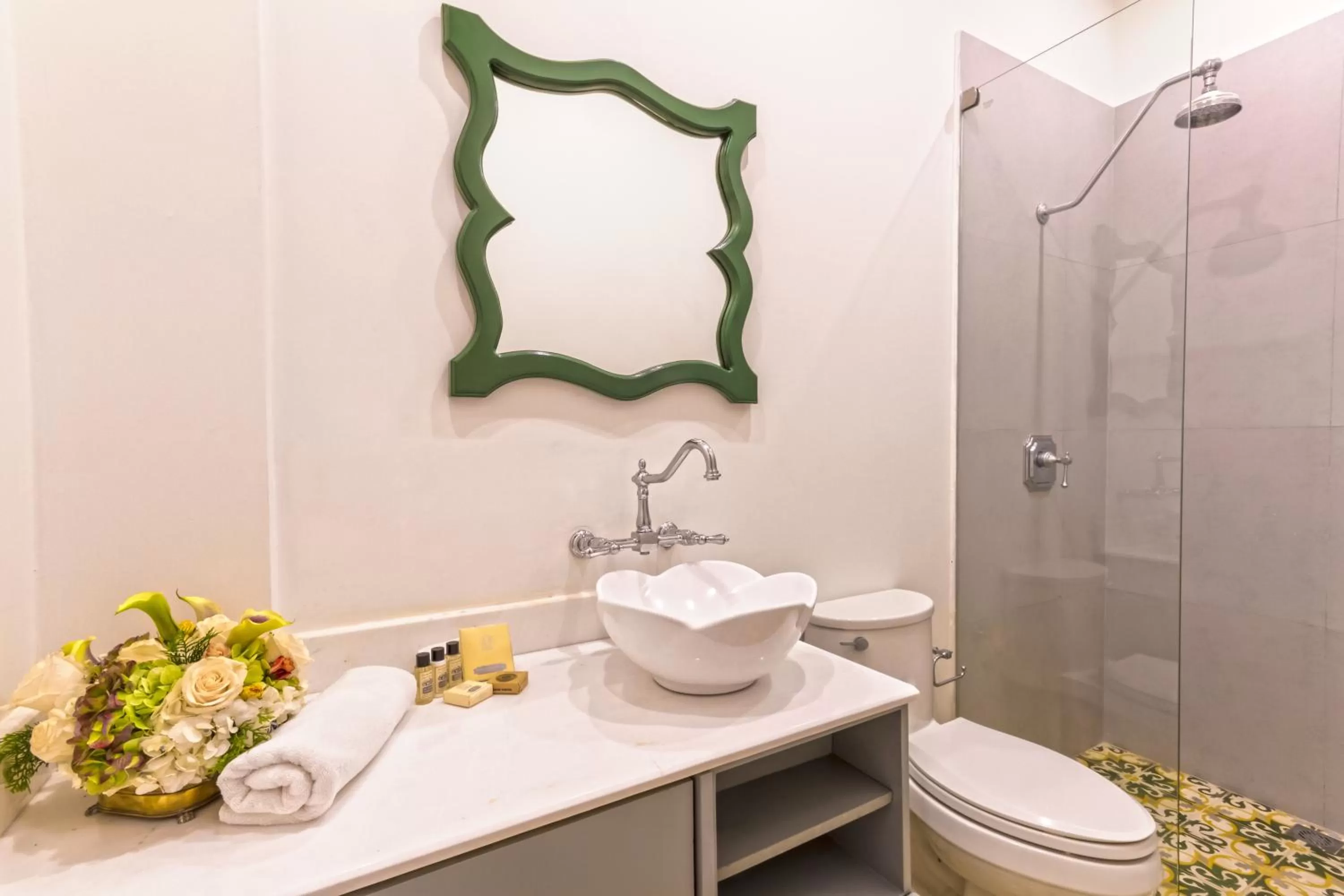 Shower in Hotel Monaguillo de Getsemaní