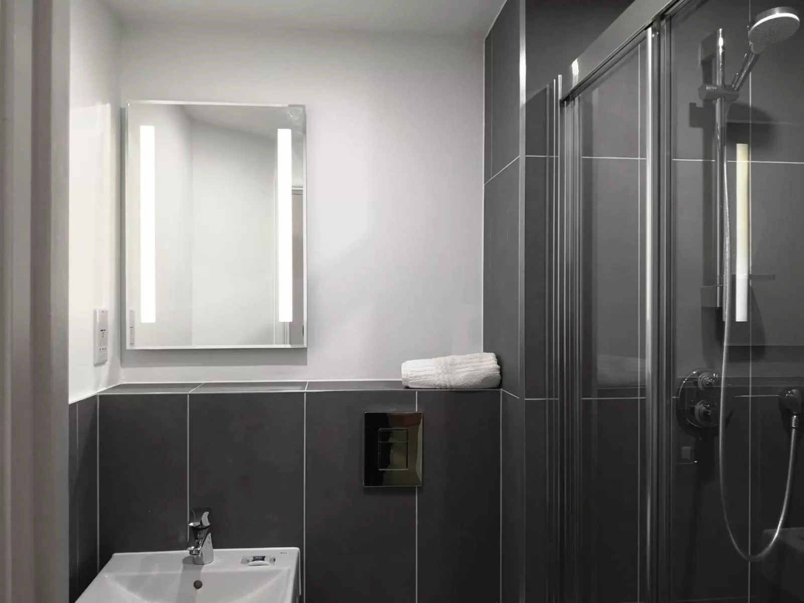 Shower in ibis budget Leicester