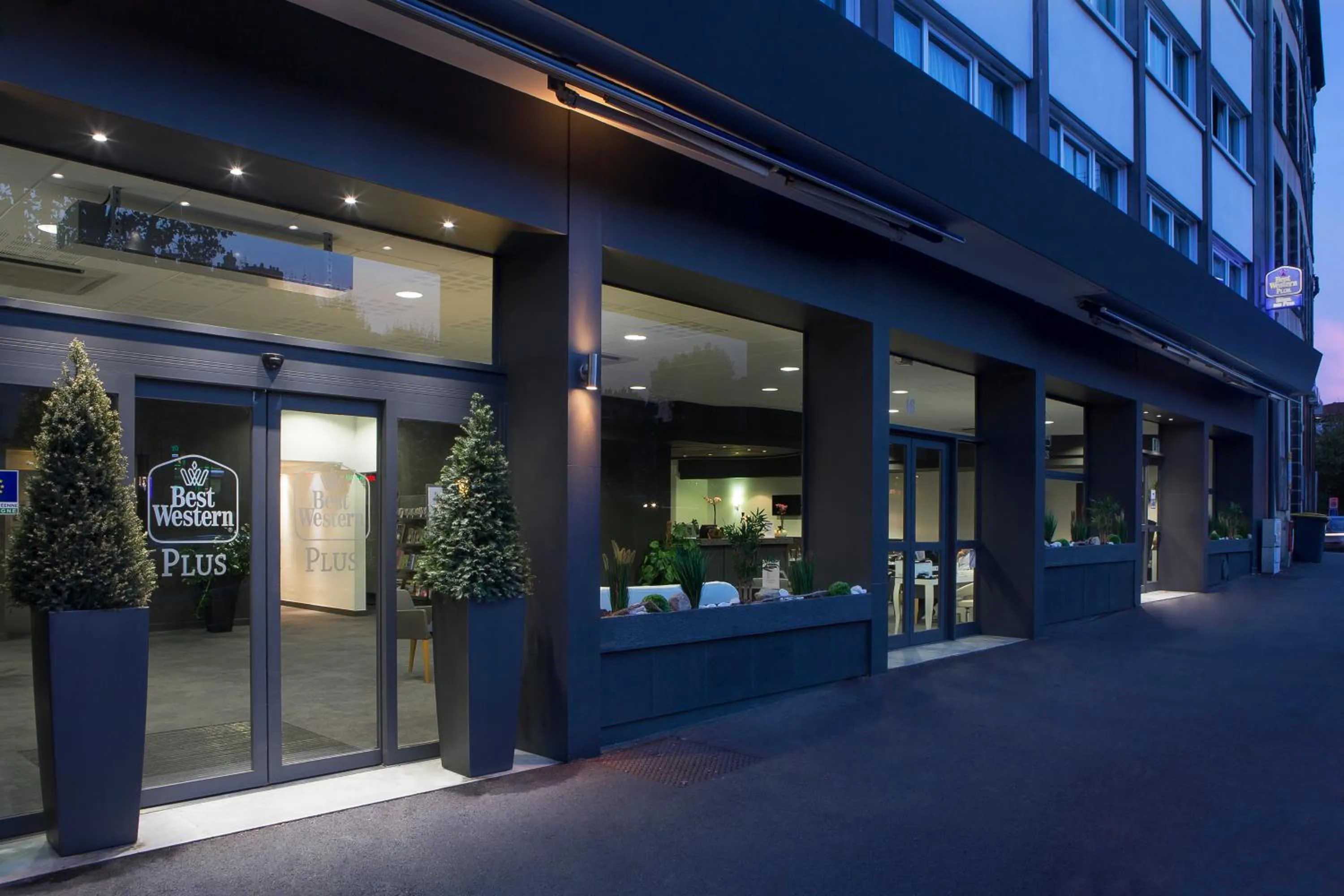 Facade/entrance in Hotel Litteraire Alexandre Vialatte, BW Signature Collection