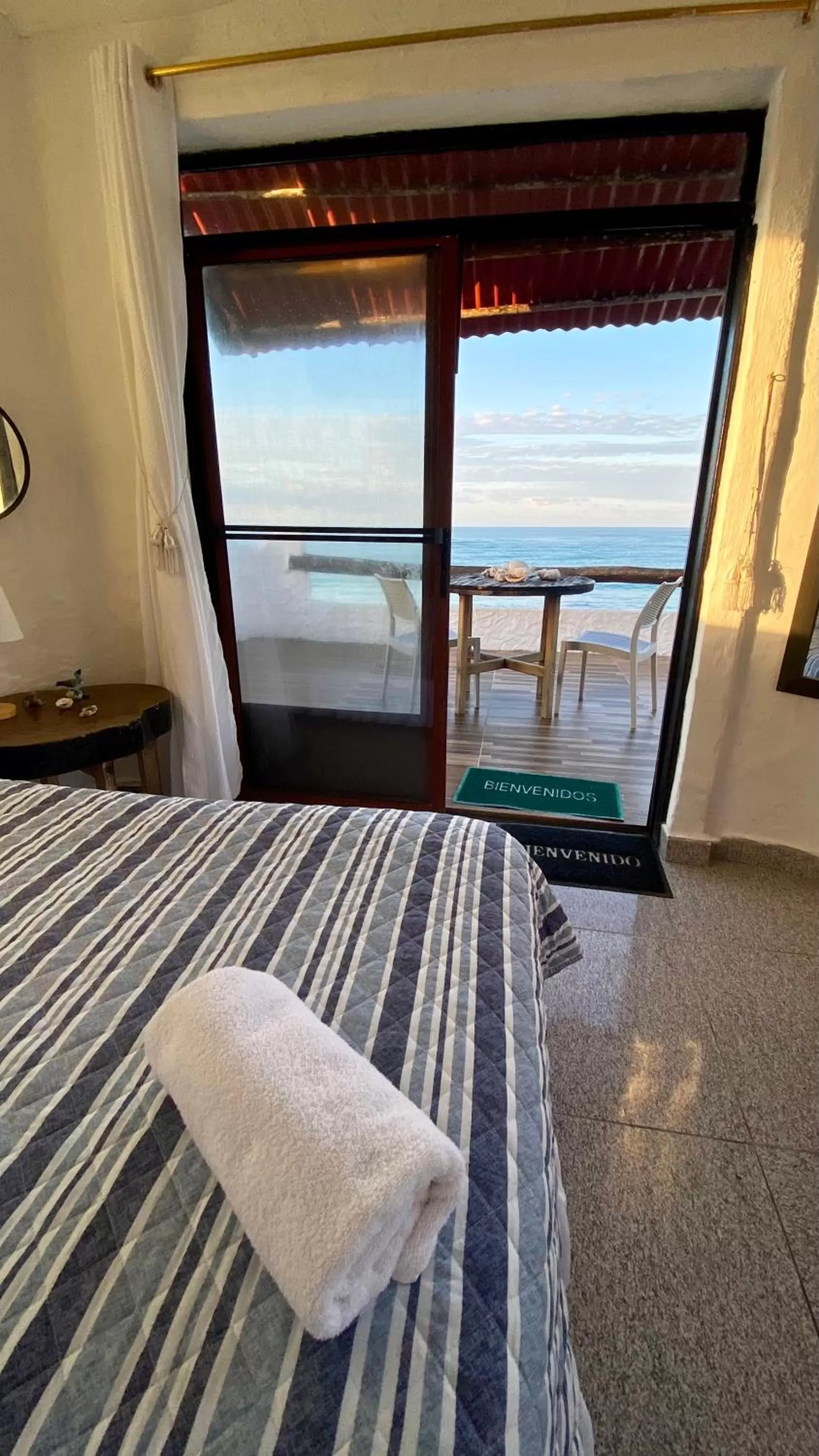 Bed, Sea View in Hostal Galapagos by Bar de Beto