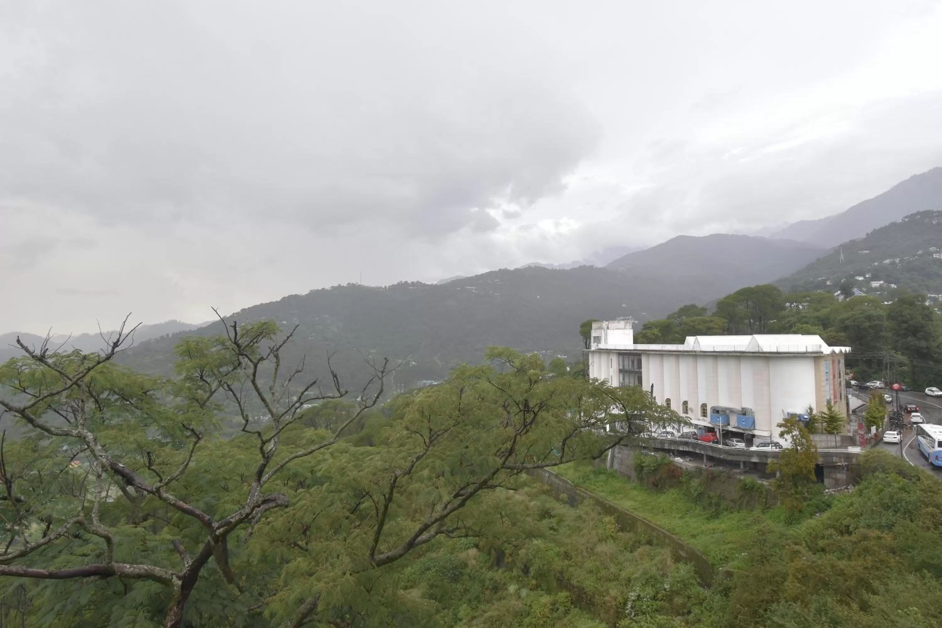 Spring in The Royal Castle AC Centralized