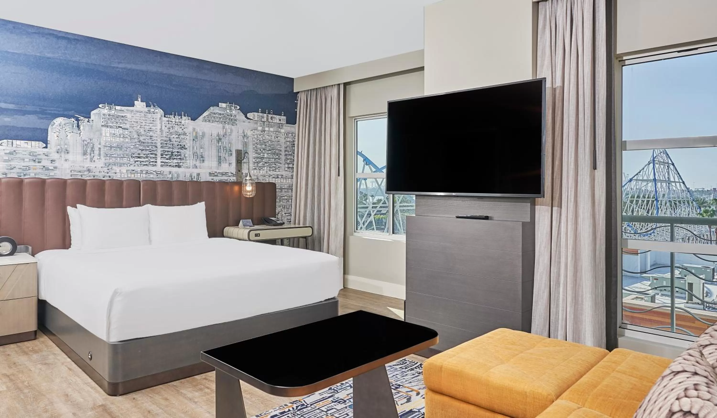 Deluxe King Room in Hyatt Centric the Pike Long Beach