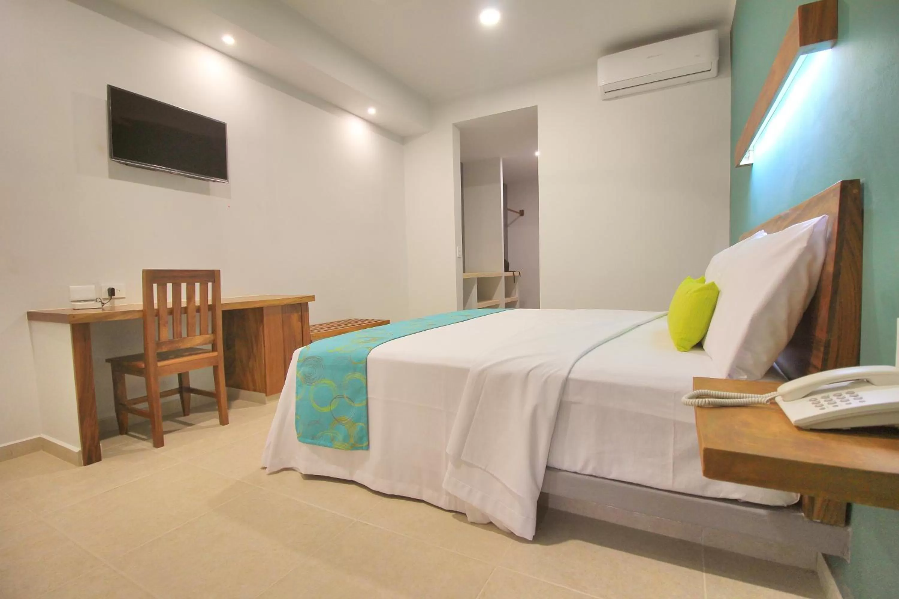 Bed in Punta Zicatela Hotel - Adults Only